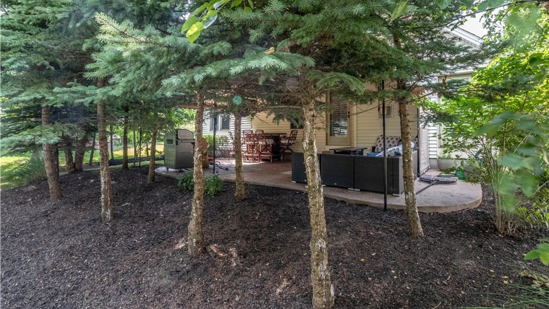 Property at 8059 Laurel Park Ln, Clarence, NY 14051 37