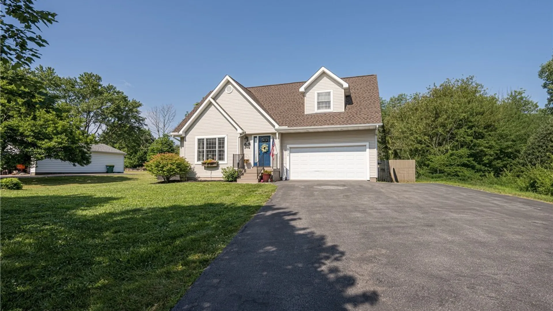 Property at 5430 Ernest Road, Lockport Town, NY 14094 2