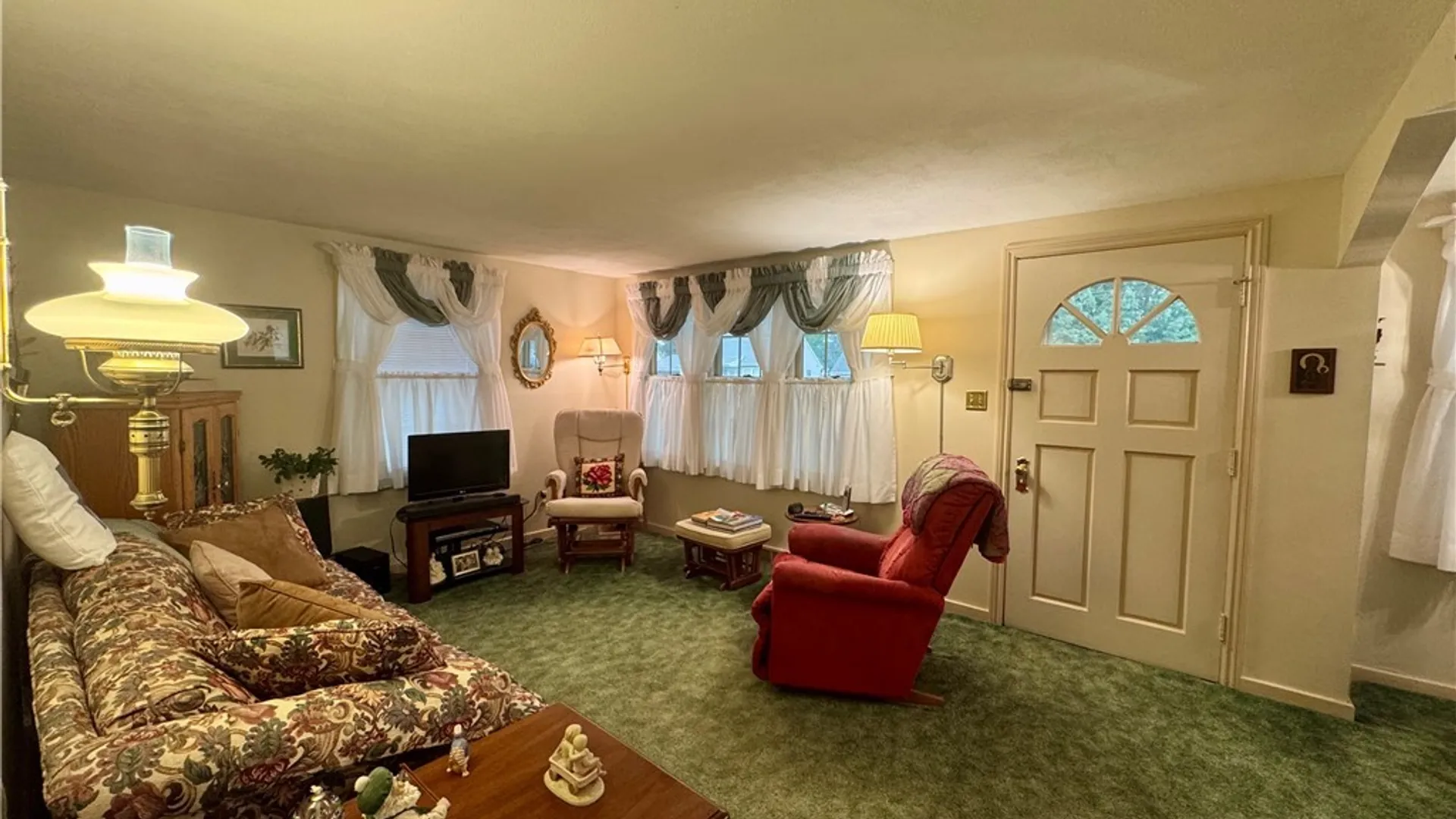 Property at 125 Crystal Drive, Clay, NY 13212 8