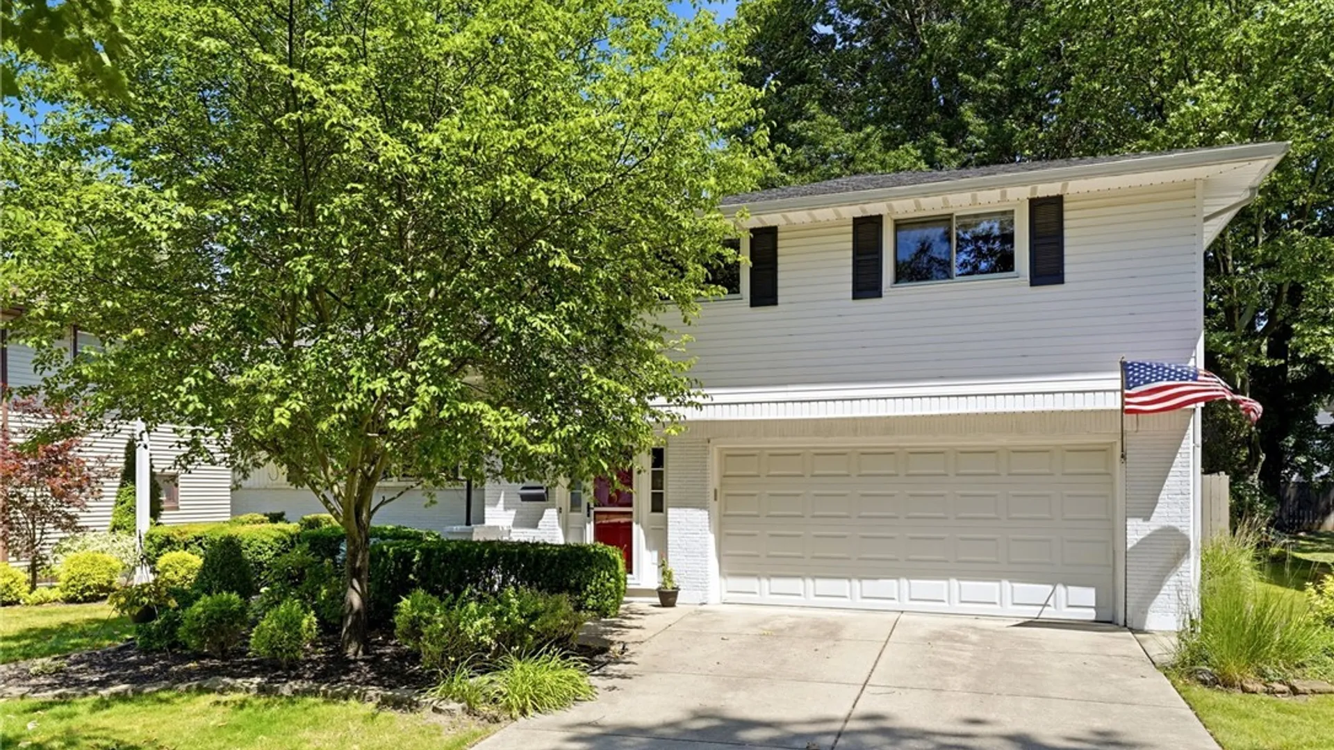Property at 83 Wickham Drive, Amherst, NY 14221 2
