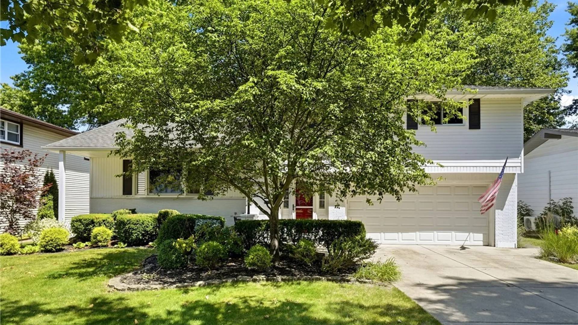 Property at 83 Wickham Drive, Amherst, NY 14221 3