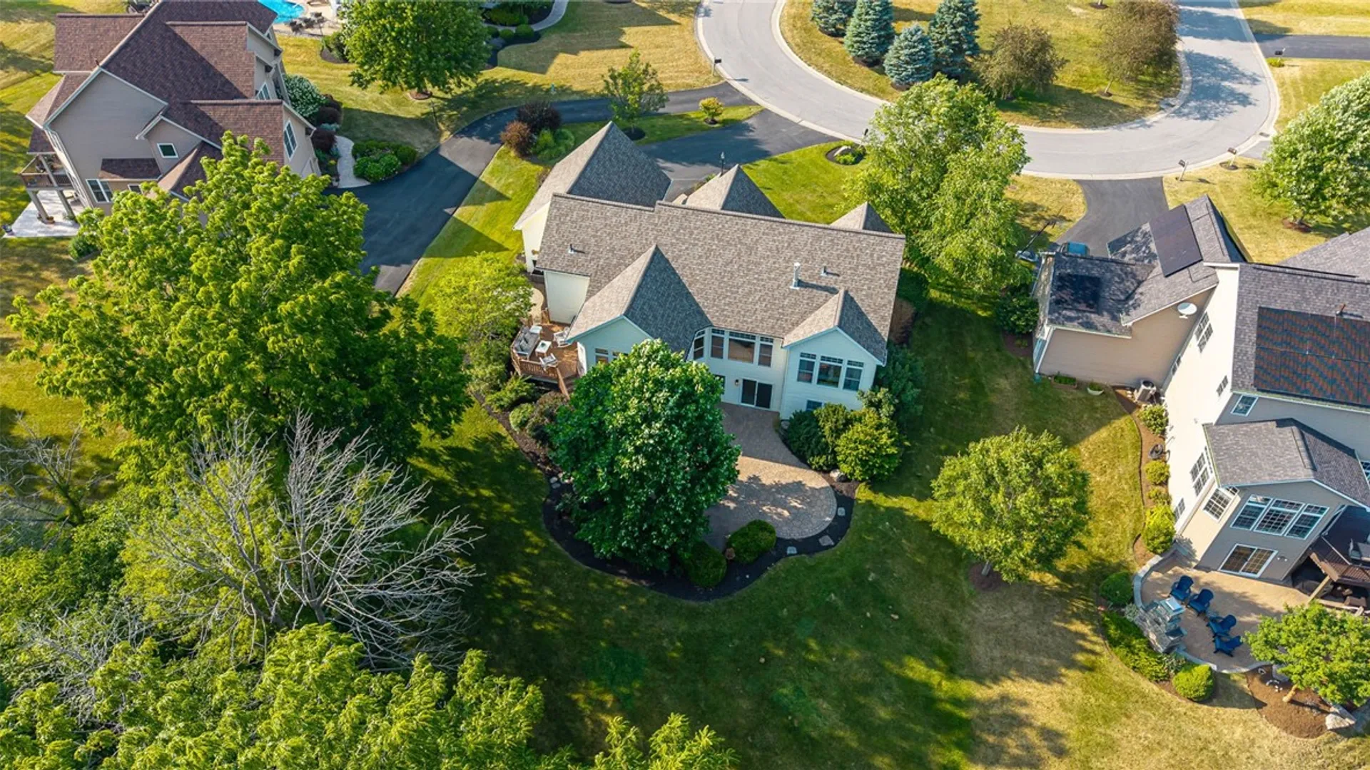 Property at 6657 Saint Johns Pkwy, Victor, NY 14564 44