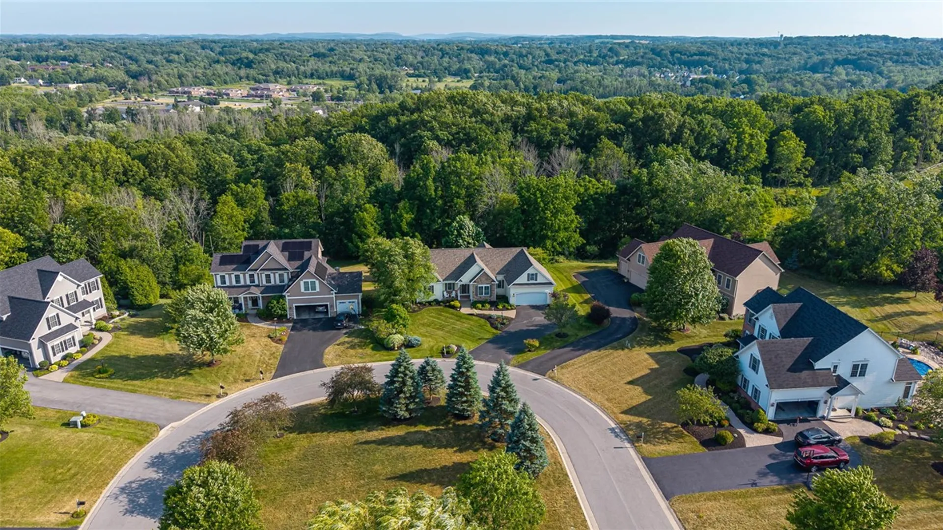 Property at 6657 Saint Johns Pkwy, Victor, NY 14564 45