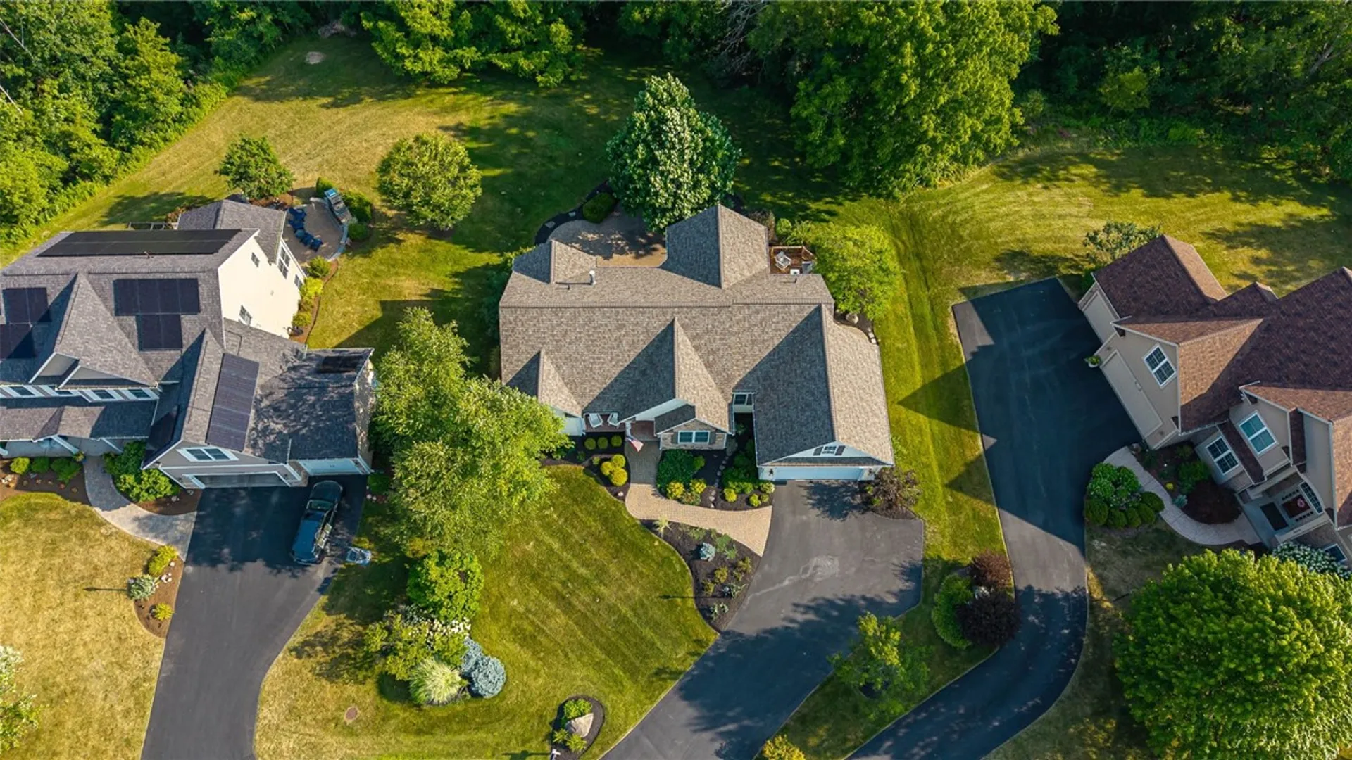 Property at 6657 Saint Johns Pkwy, Victor, NY 14564 46