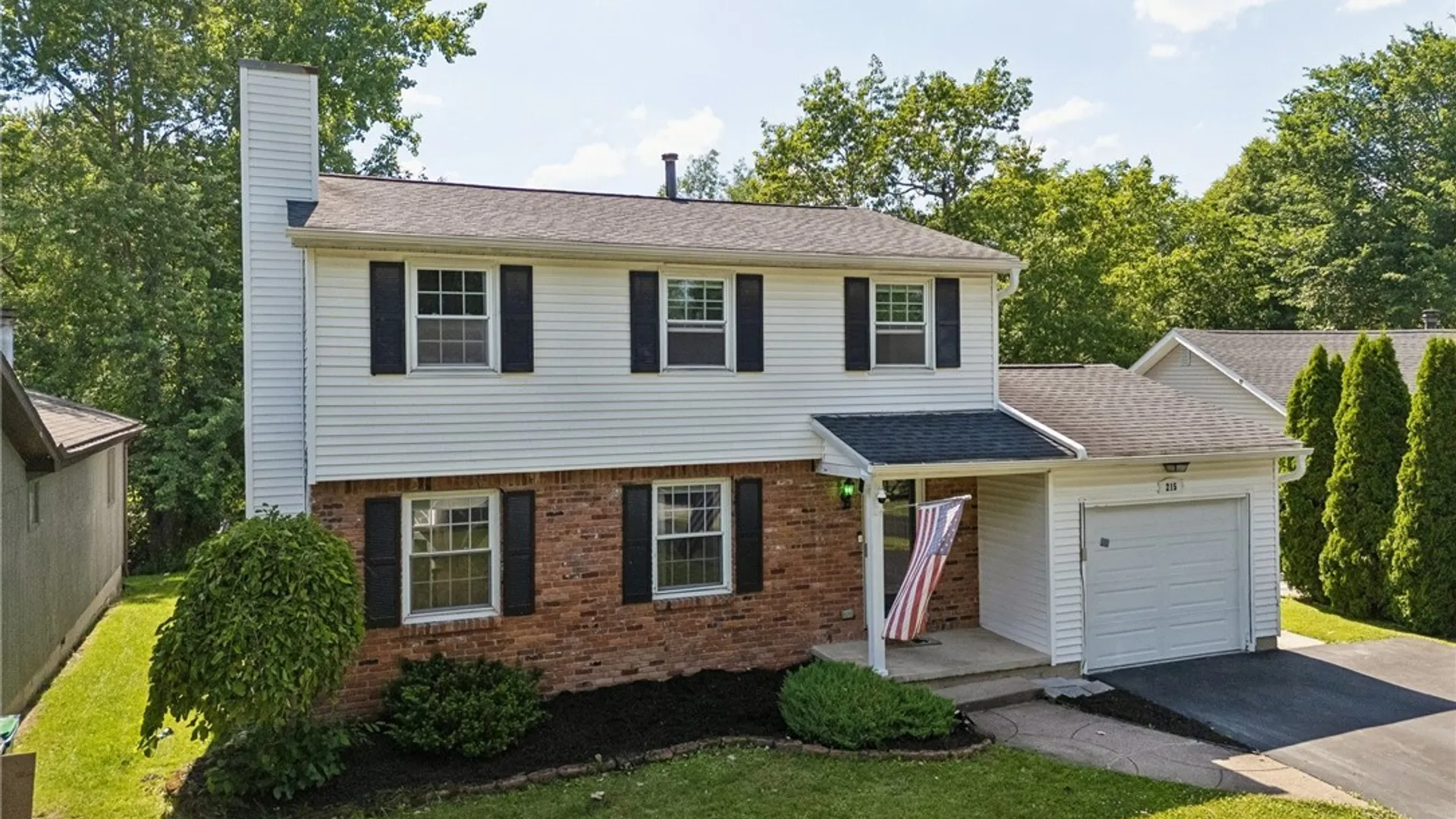 Property at 215 Brockmoore Drive, Amherst, NY 14051 3