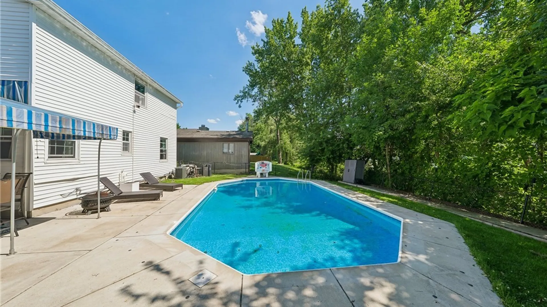 Property at 215 Brockmoore Drive, Amherst, NY 14051 40