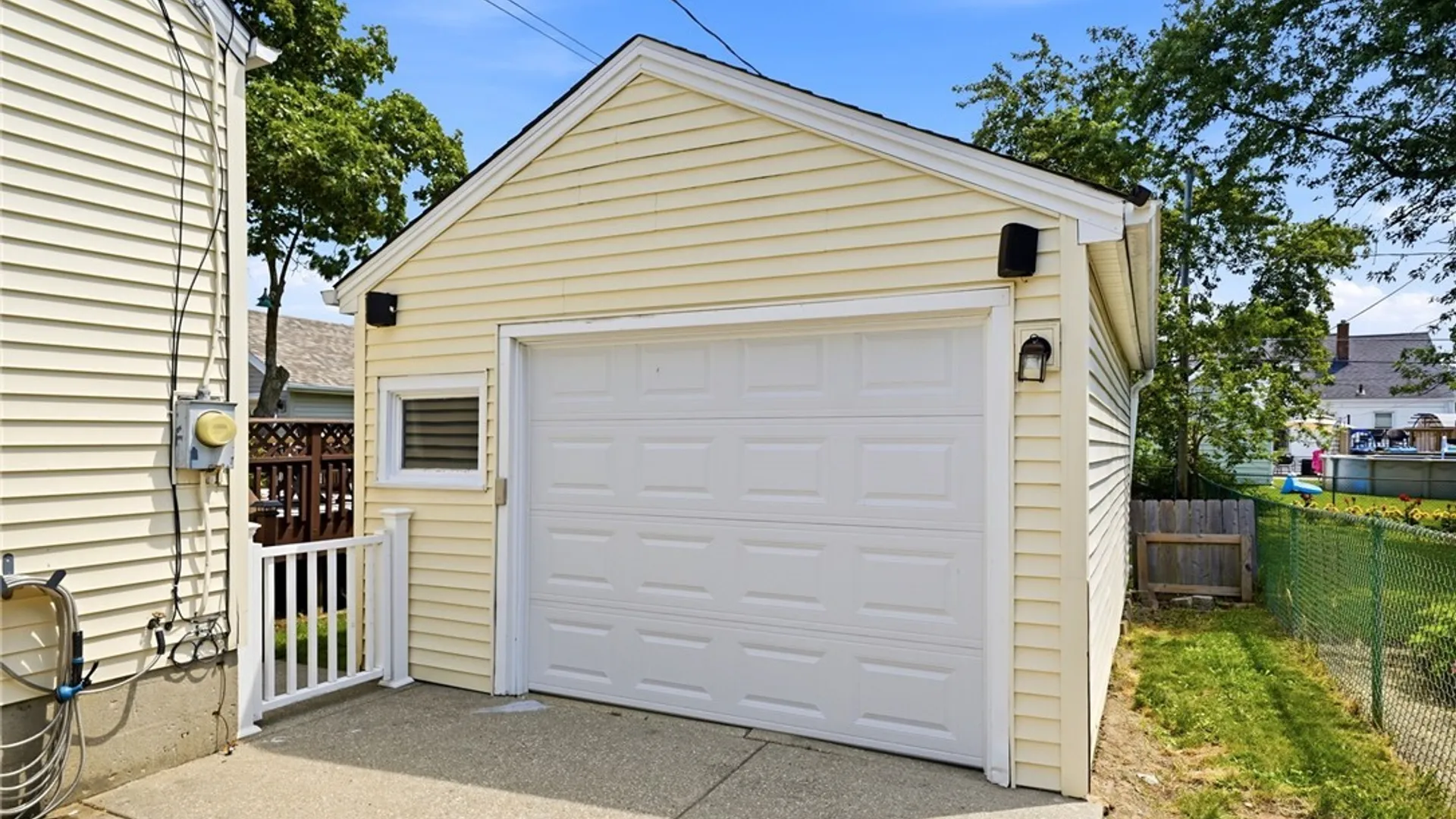 Property at 25 S Huxley Drive, Cheektowaga, NY 14225 39