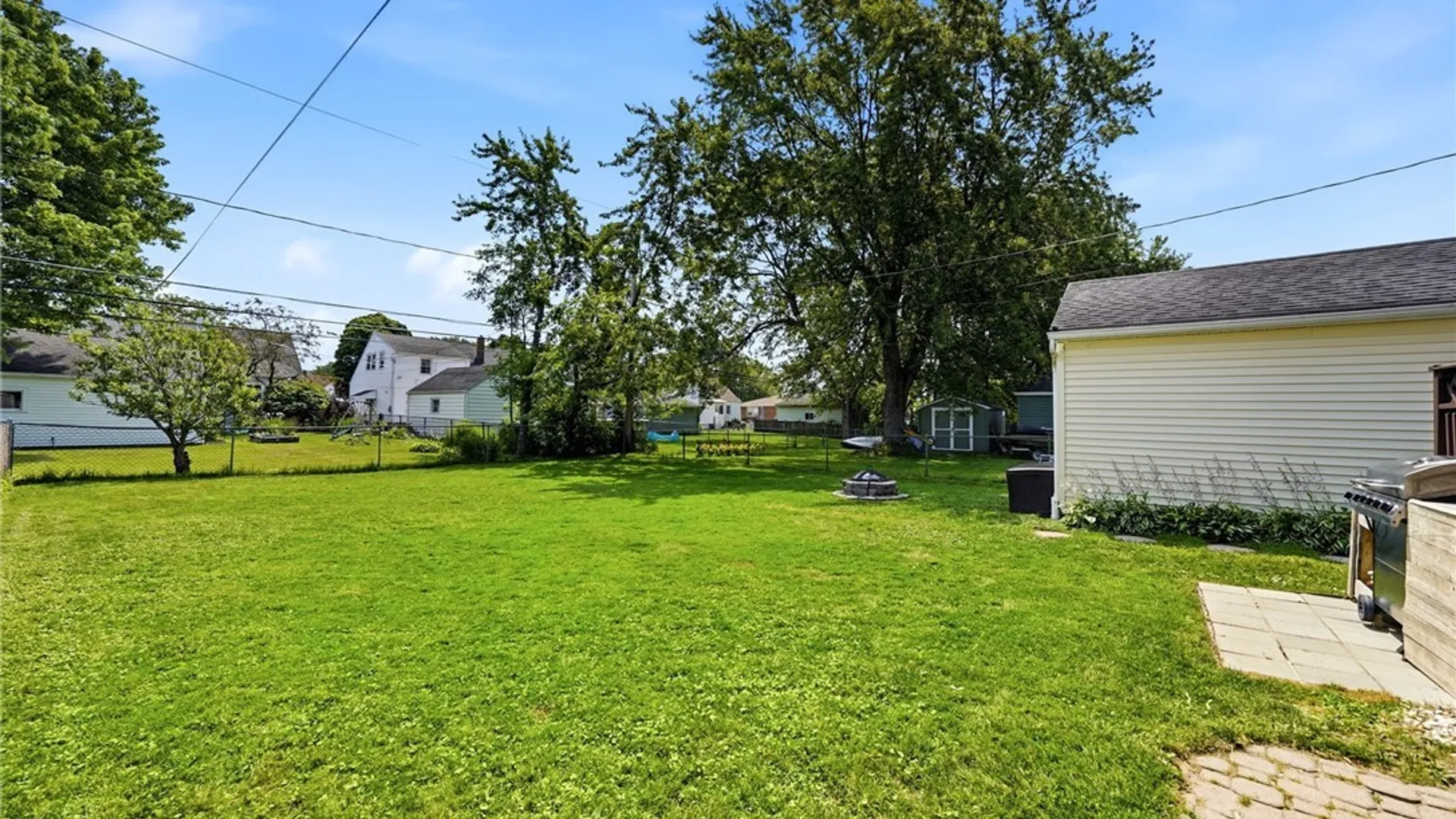 Property at 25 S Huxley Drive, Cheektowaga, NY 14225 43