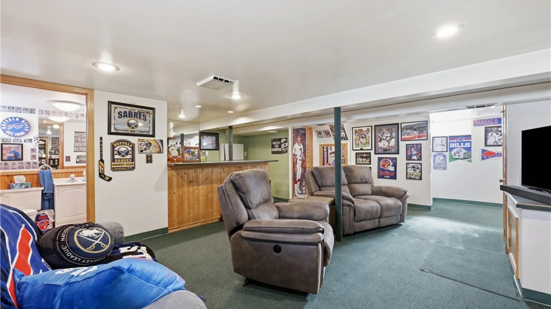 Property at 329 Lamont Drive, Amherst, NY 14226 26