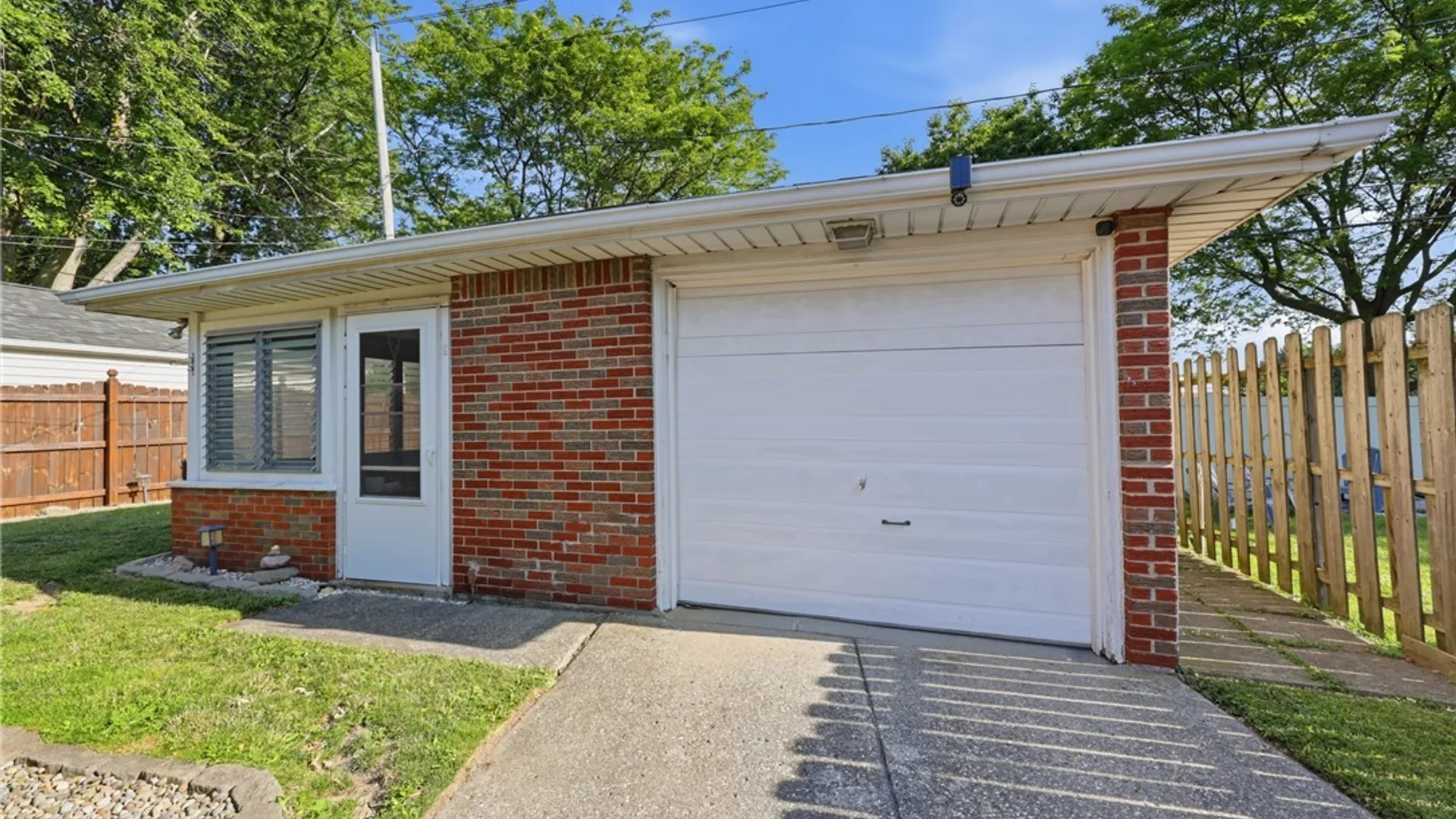 Property at 329 Lamont Drive, Amherst, NY 14226 40