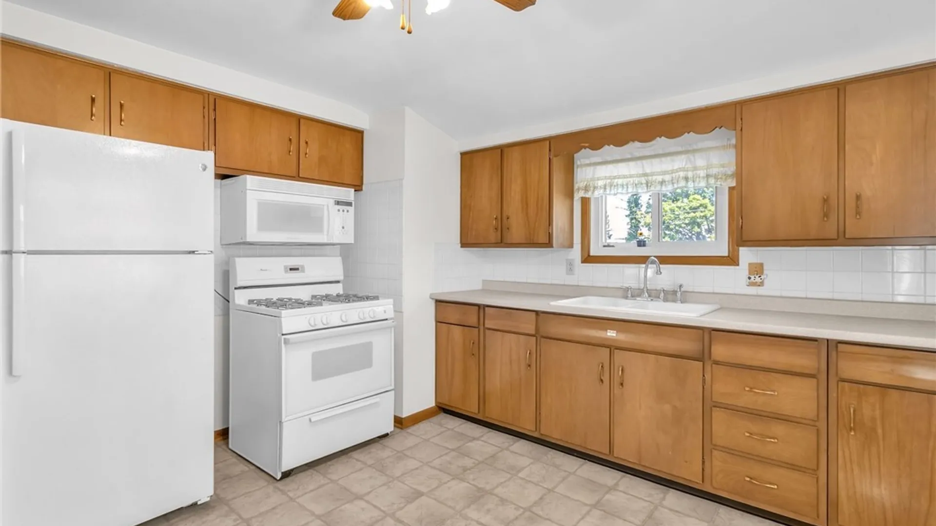 Property at 38 Wells Avenue, Cheektowaga, NY 14227 22