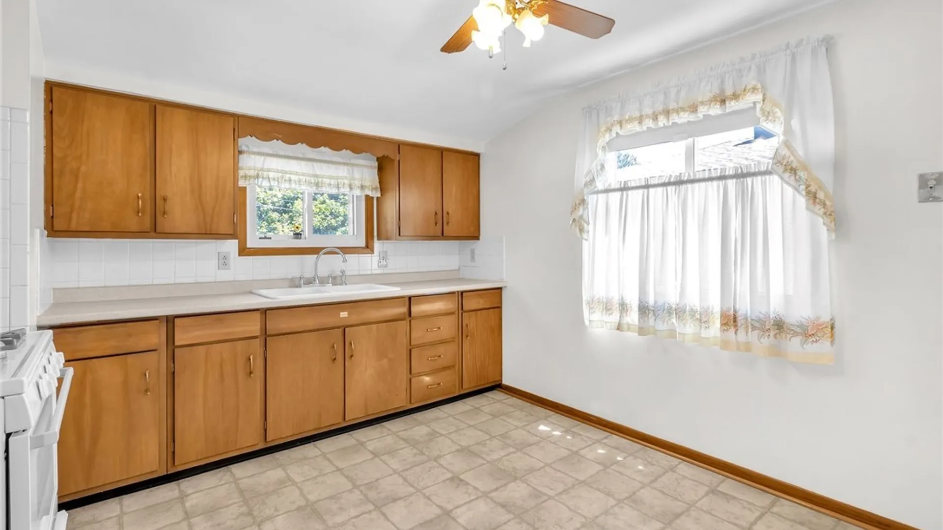 Property at 38 Wells Avenue, Cheektowaga, NY 14227 24