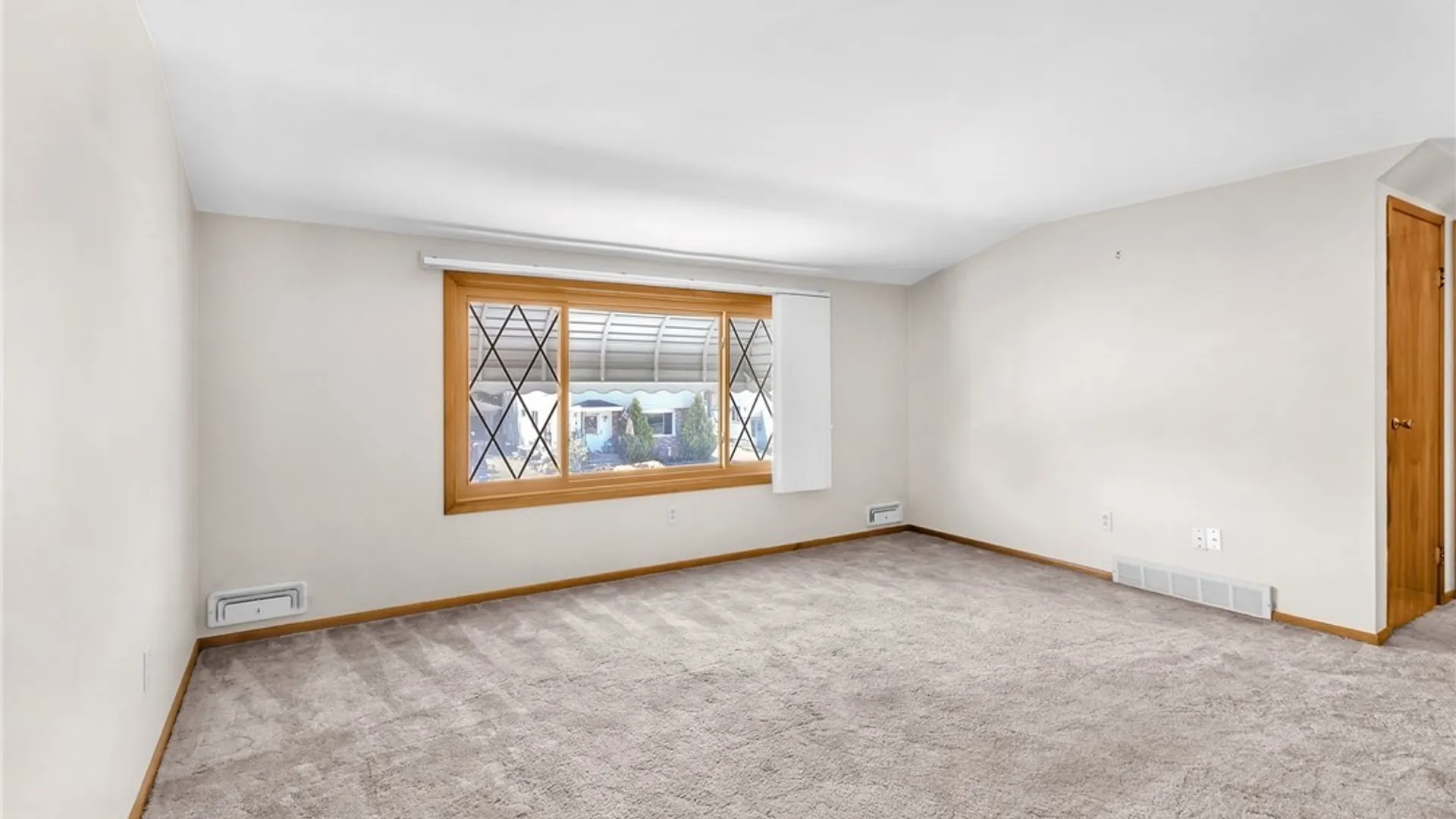 Property at 38 Wells Avenue, Cheektowaga, NY 14227 26