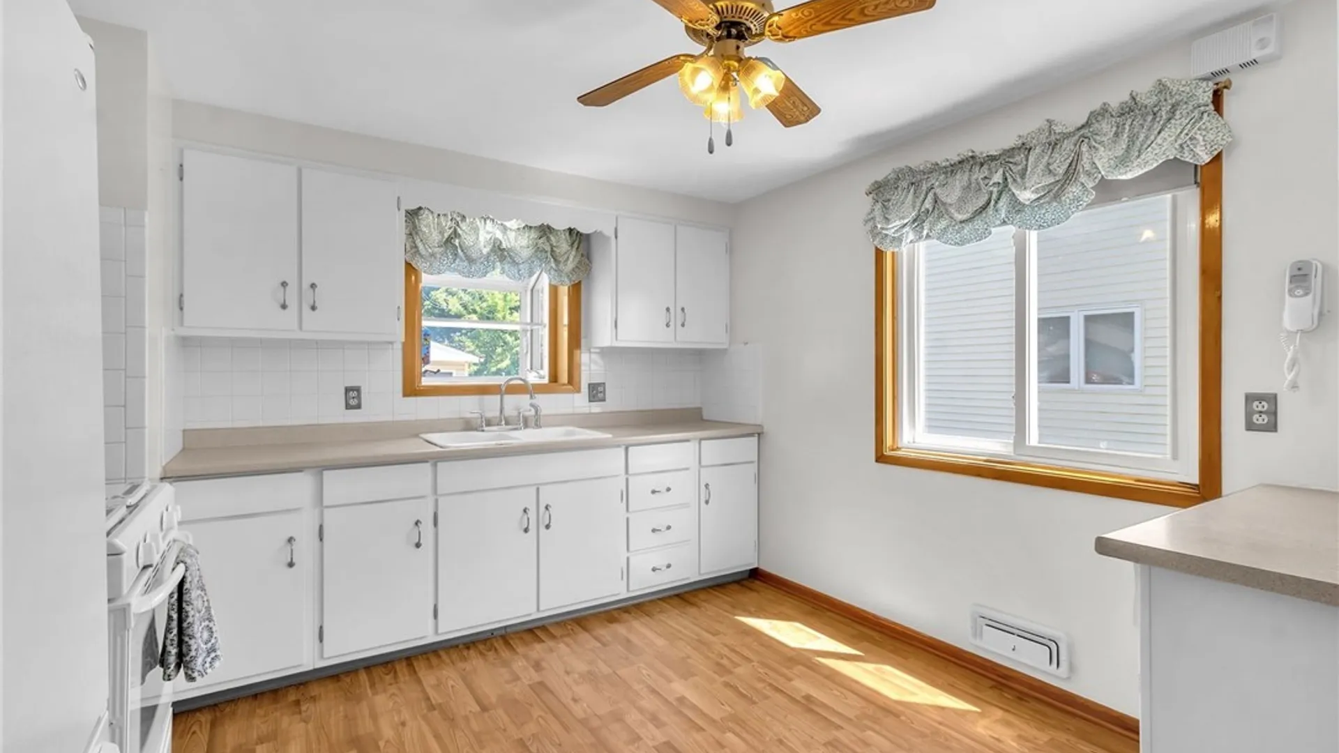 Property at 38 Wells Avenue, Cheektowaga, NY 14227 5