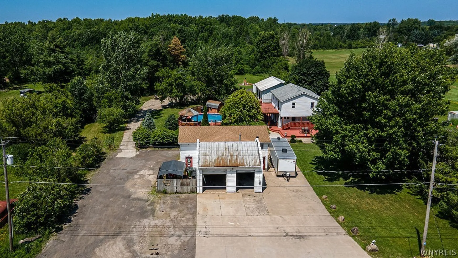 Property at 4015 Mapleton Road, Wheatfield, NY 14120 27