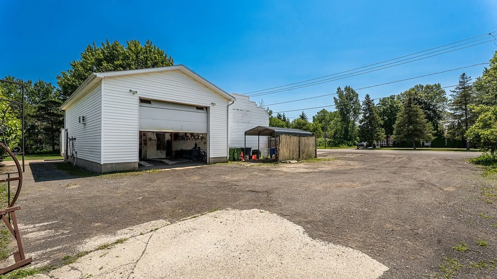 Property at 4015 Mapleton Road, Wheatfield, NY 14120 32
