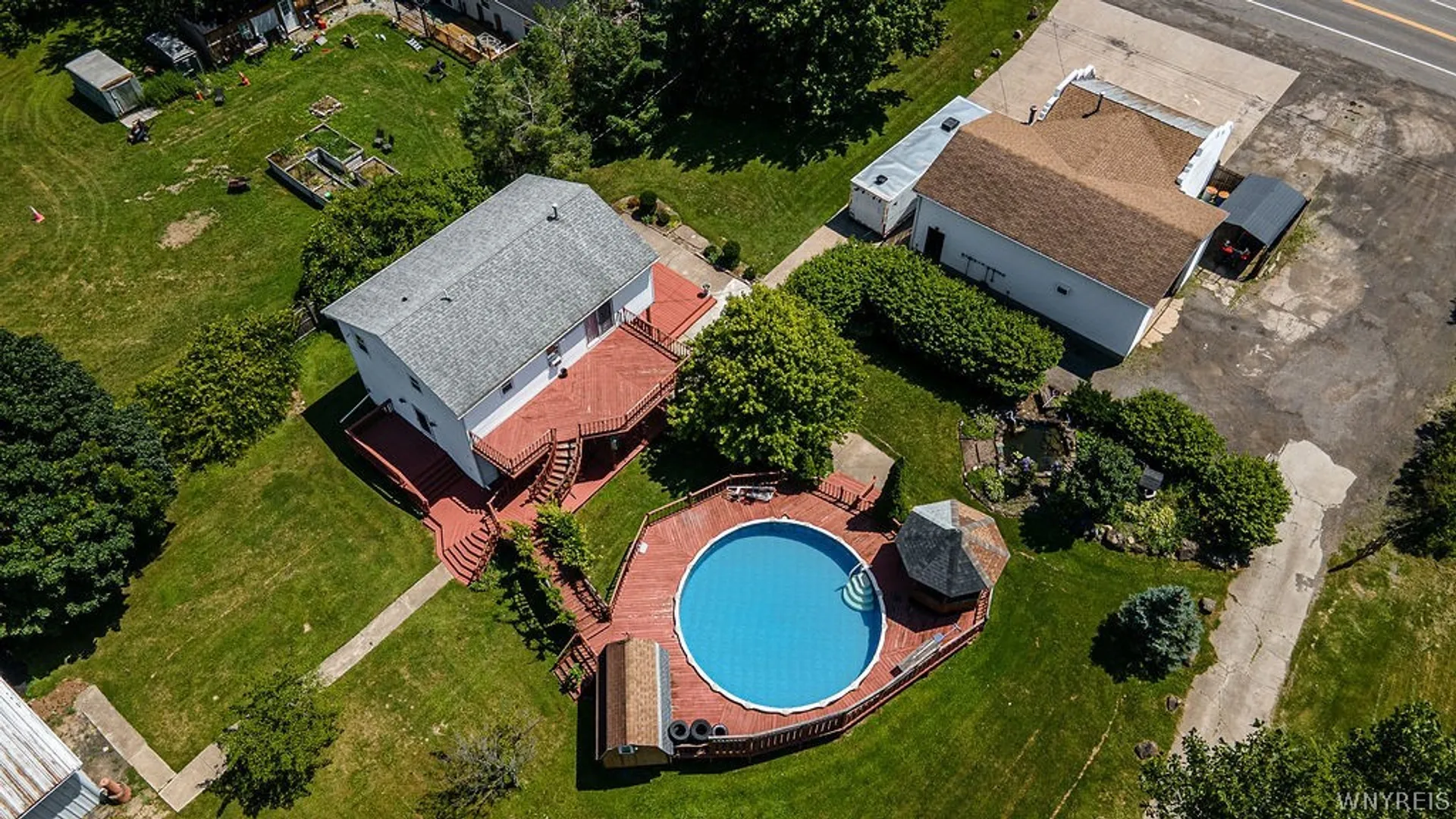 Property at 4015 Mapleton Road, Wheatfield, NY 14120 31