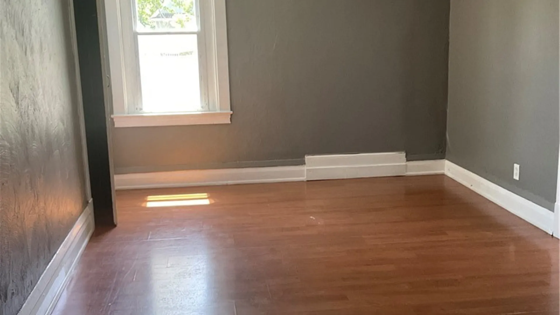 Property at 44 Aldrich Place, Buffalo, NY 14220 4