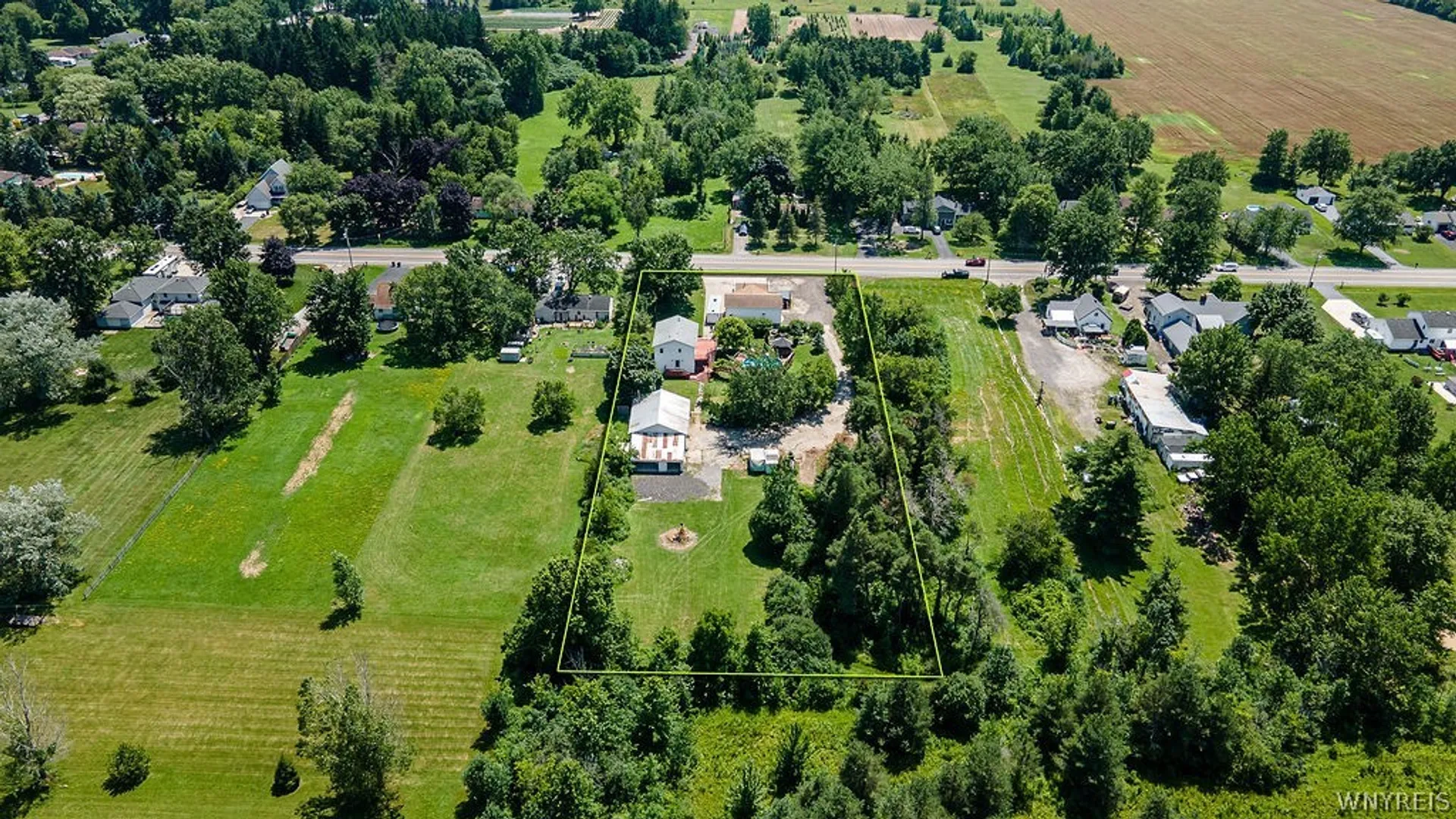 Property at 4015 Mapleton Road, Wheatfield, NY 14120 21