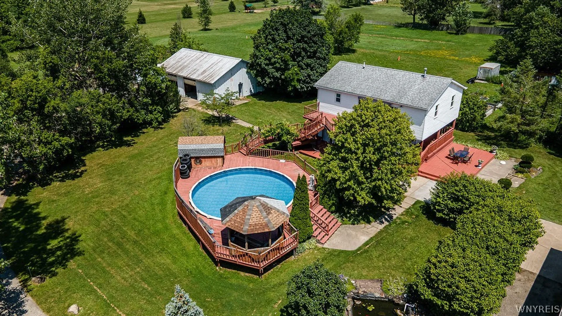 Property at 4015 Mapleton Road, Wheatfield, NY 14120 25