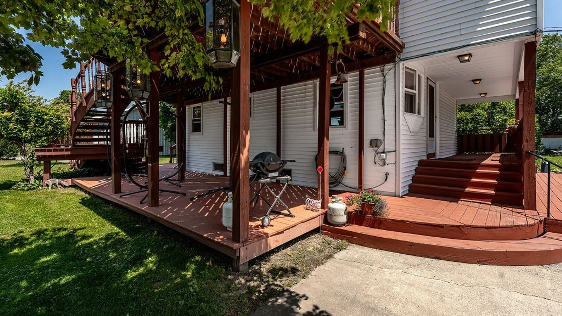 Property at 4015 Mapleton Road, Wheatfield, NY 14120 27