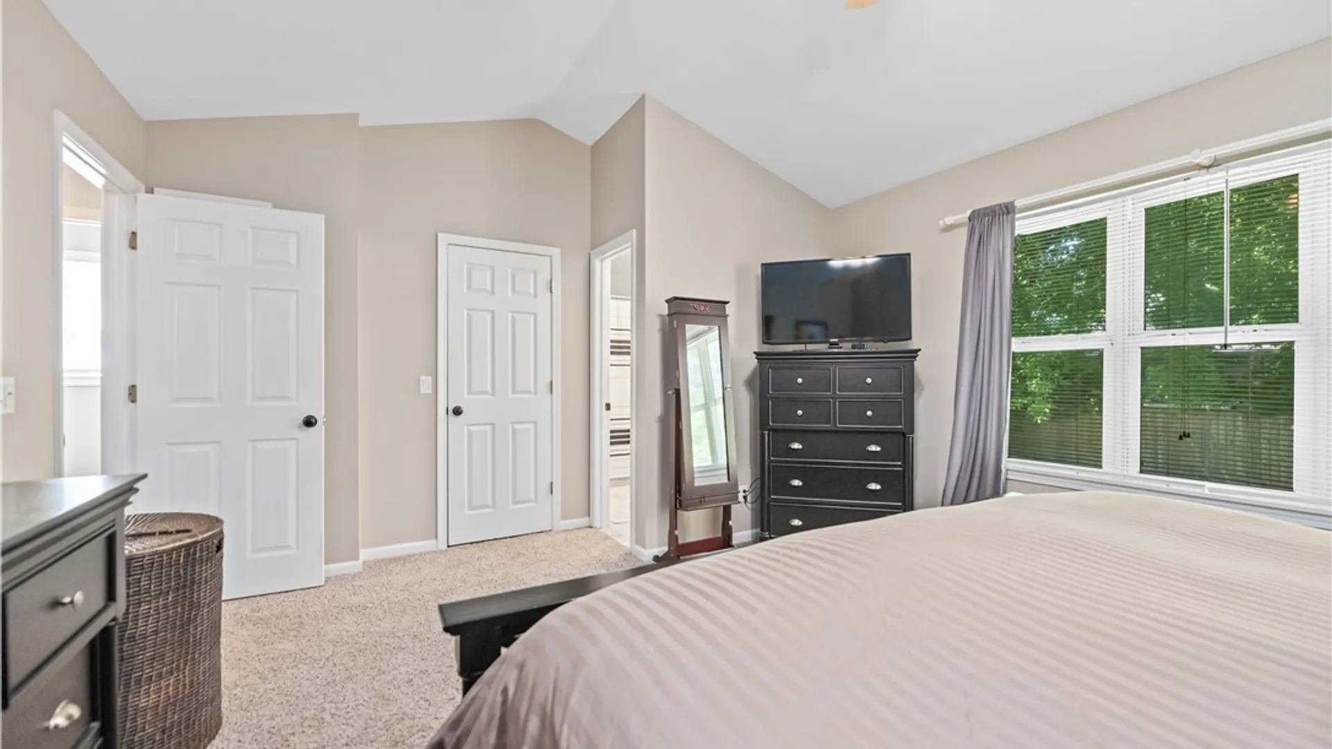 Property at 16 Wisteria Lane, Irondequoit, NY 14617 18
