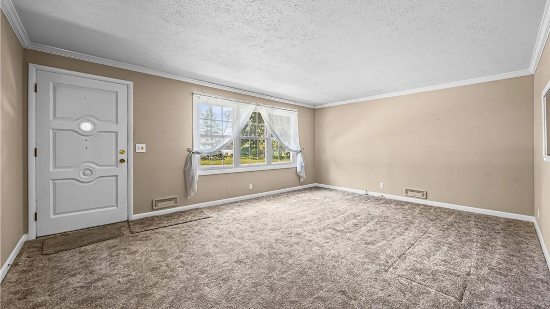 Property at 221 Meadowbriar Road, Greece, NY 14616 17
