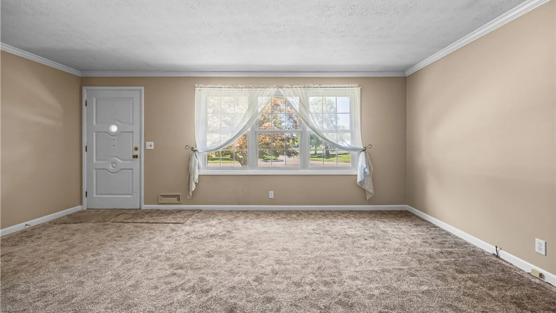 Property at 221 Meadowbriar Road, Greece, NY 14616 21