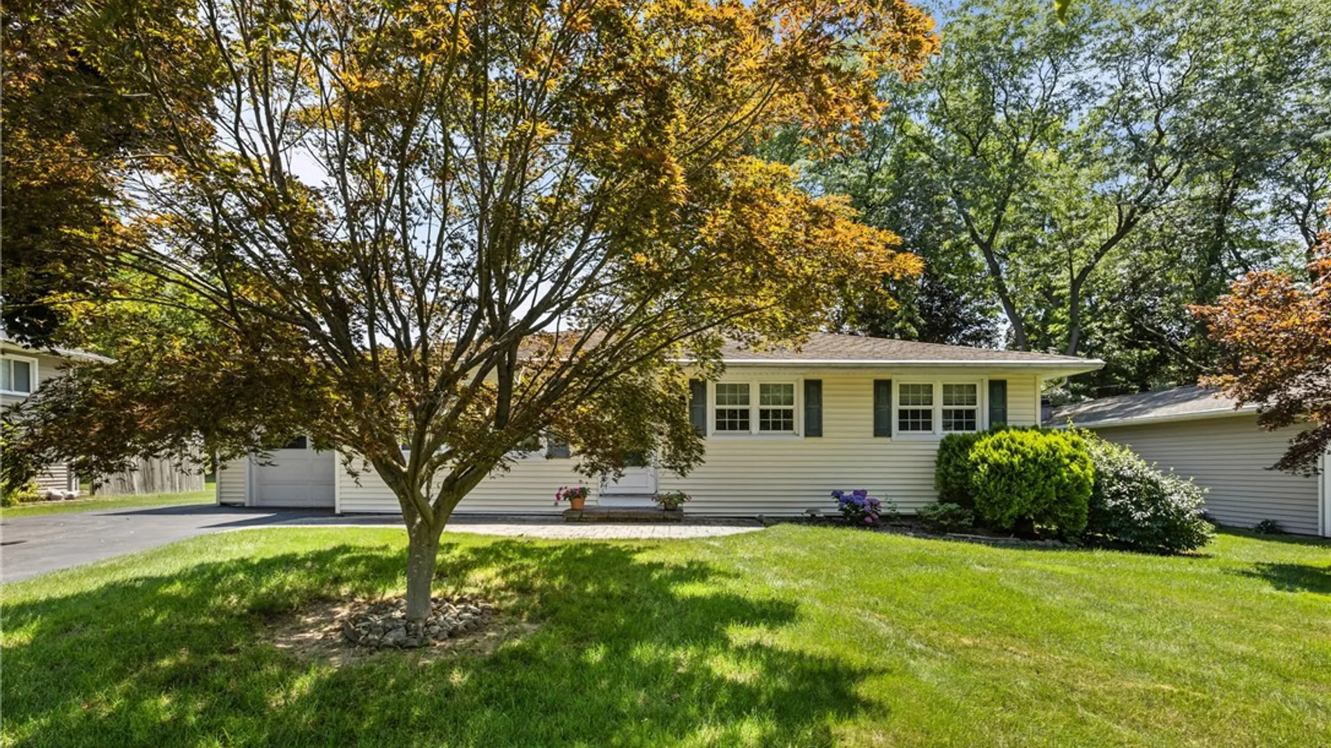 Property at 221 Meadowbriar Road, Greece, NY 14616 4