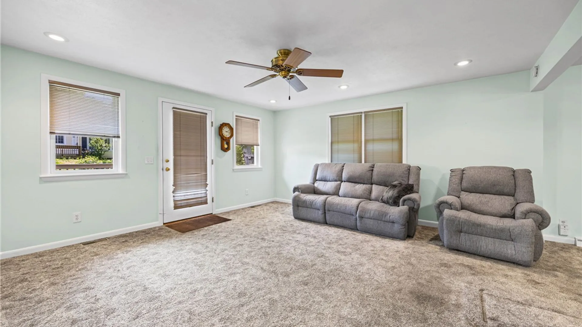Property at 221 Meadowbriar Road, Greece, NY 14616 6