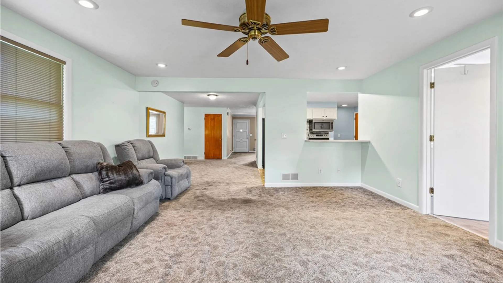 Property at 221 Meadowbriar Road, Greece, NY 14616 9