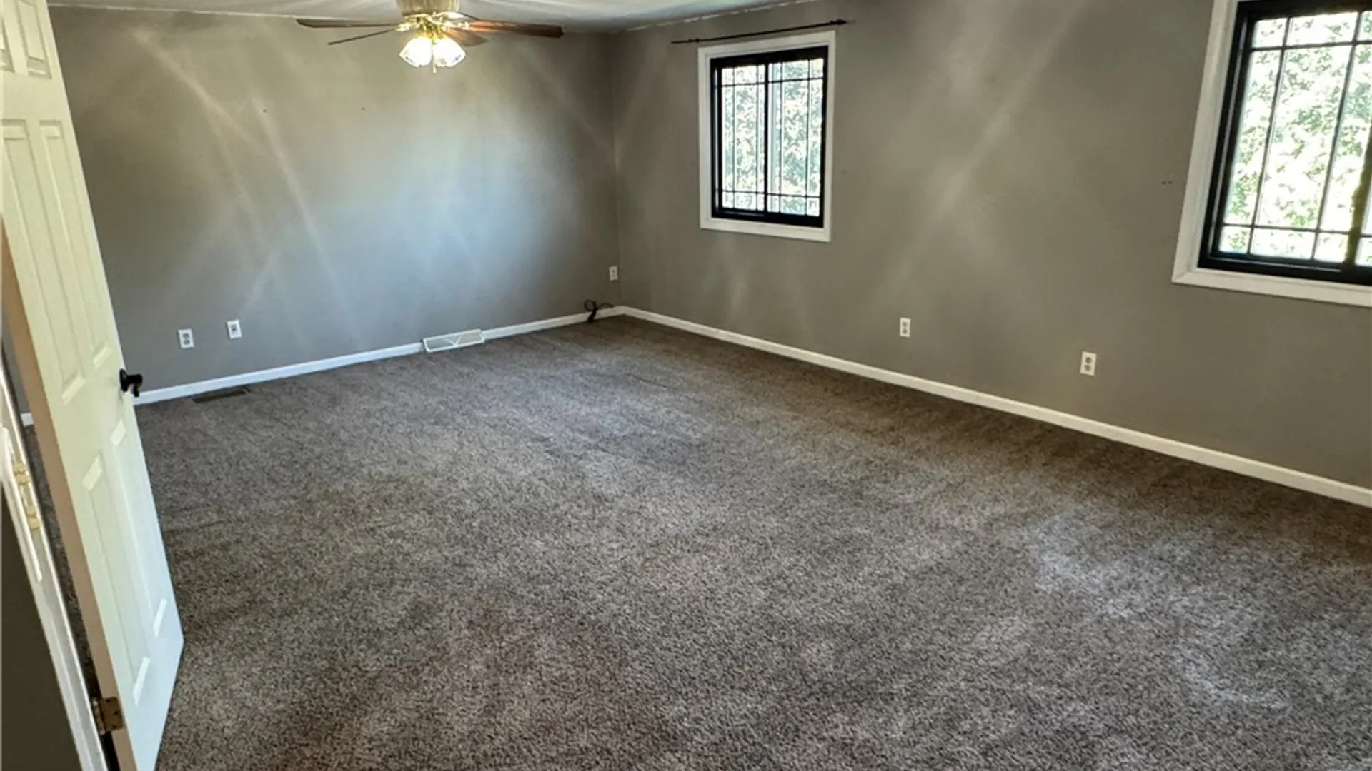 Property at 40 Sebring Drive, Cheektowaga, NY 14043 13