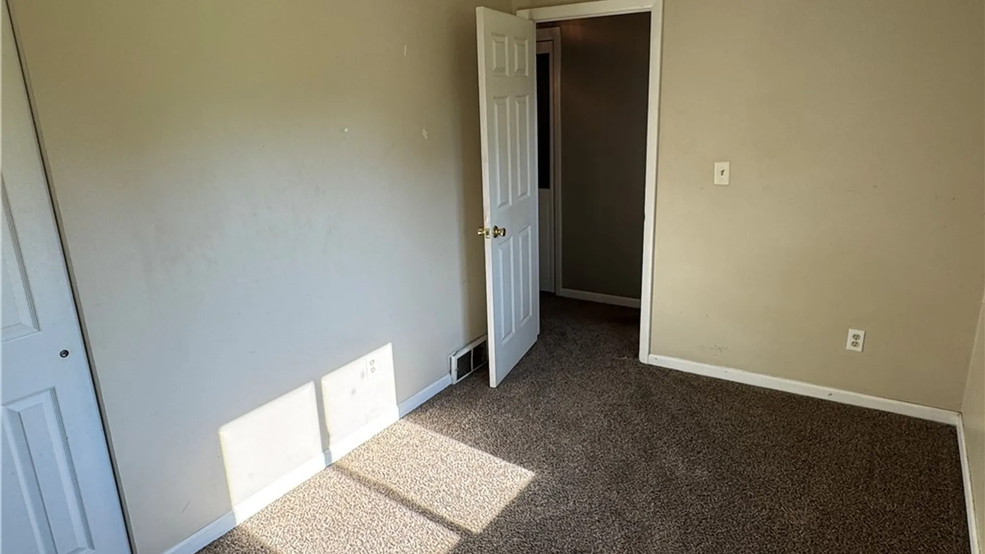 Property at 40 Sebring Drive, Cheektowaga, NY 14043 19