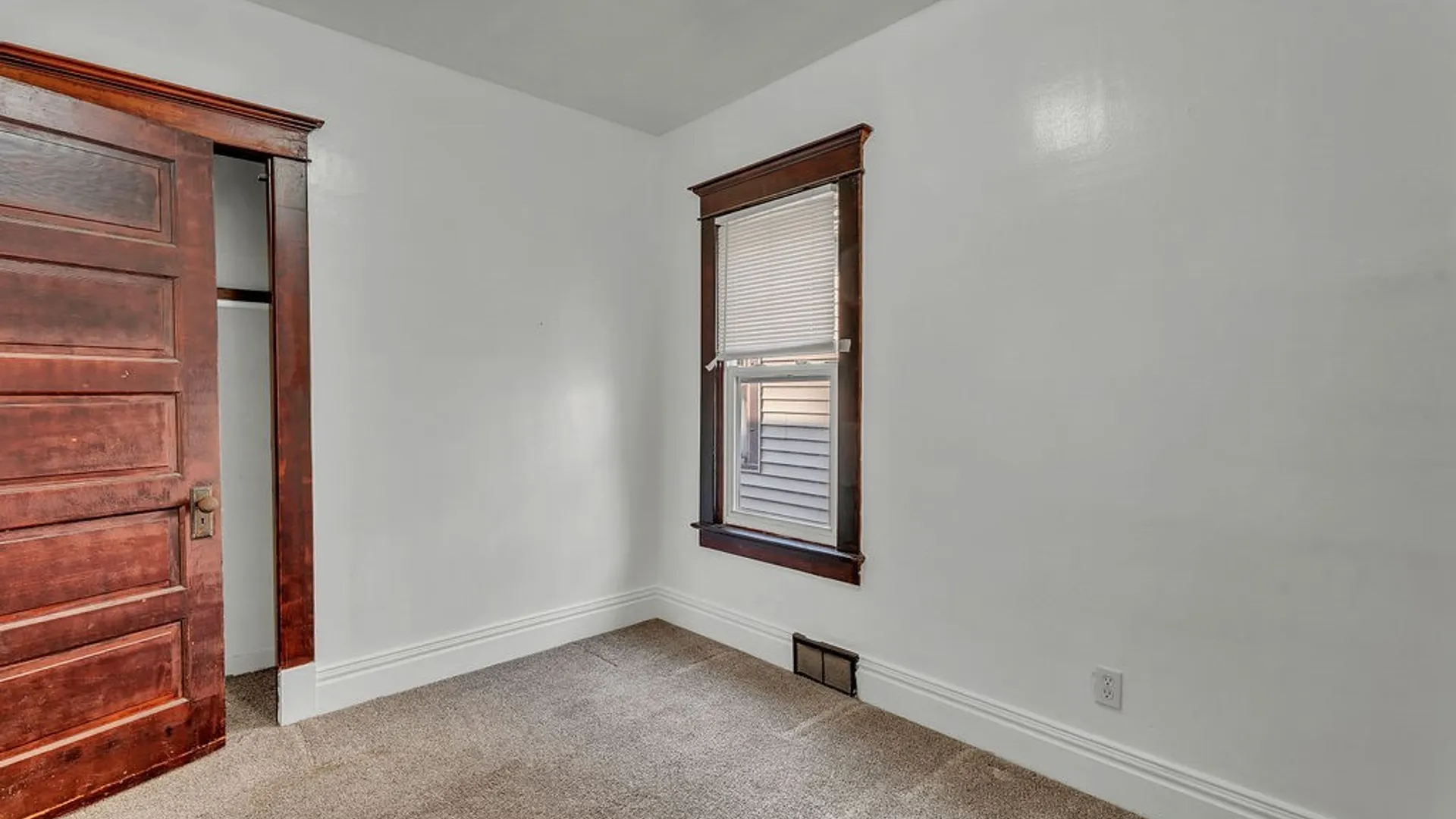 Property at 68 Princeton Place, Buffalo, NY 14210 34