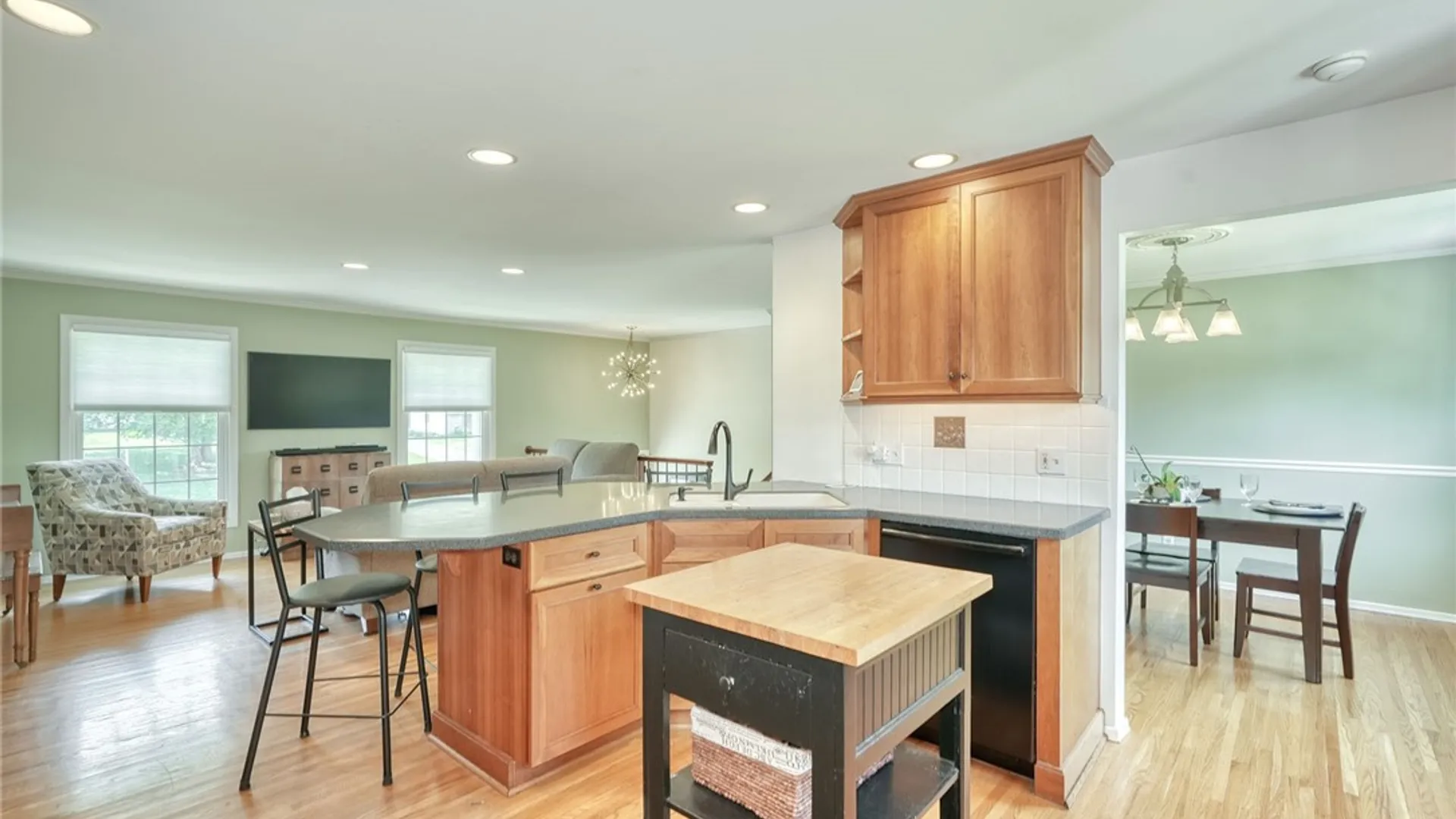 Property at 9 Tall Acres Drive, Pittsford, NY 14534 10