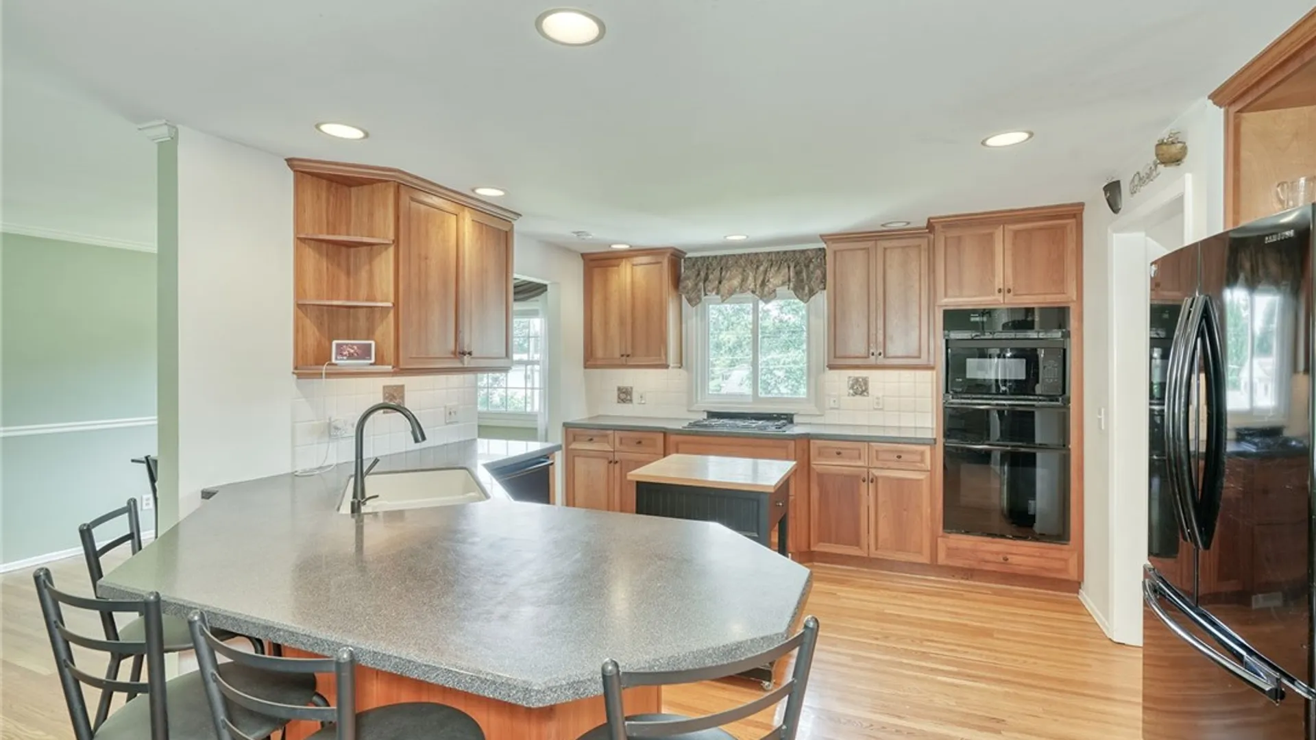 Property at 9 Tall Acres Drive, Pittsford, NY 14534 8