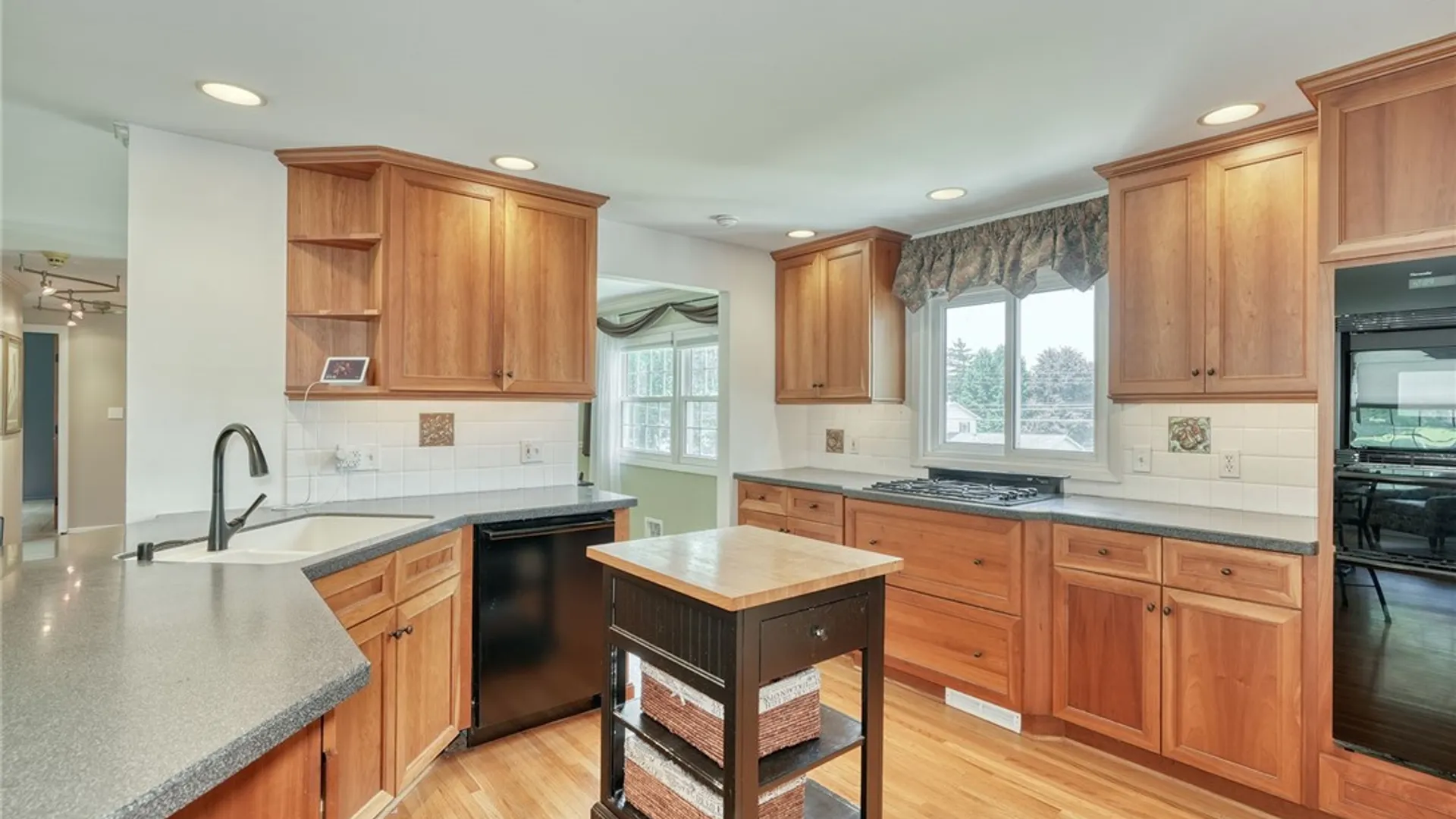 Property at 9 Tall Acres Drive, Pittsford, NY 14534 9