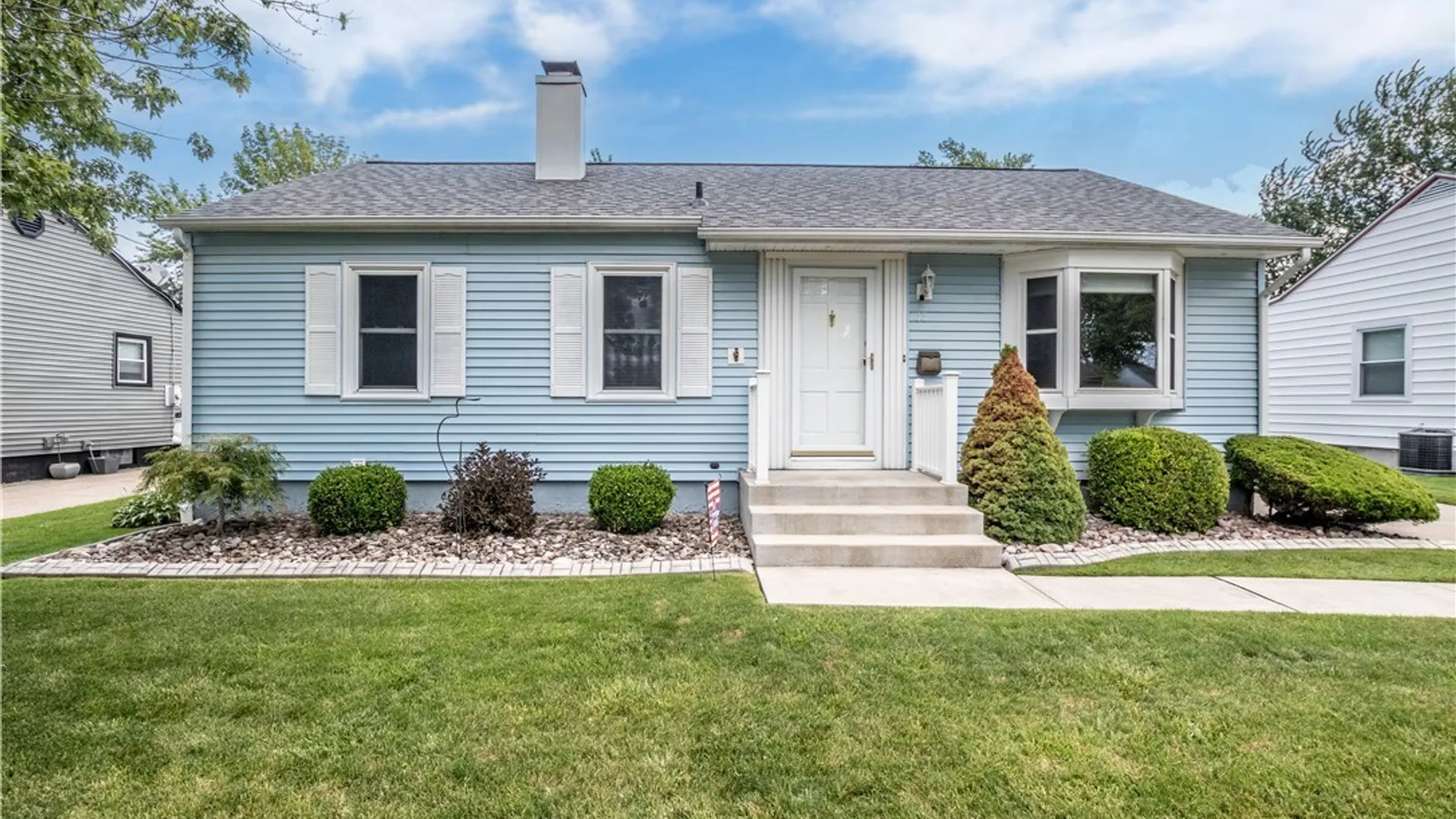 Property at 33 Westbourne Drive, Tonawanda, NY 14150 3