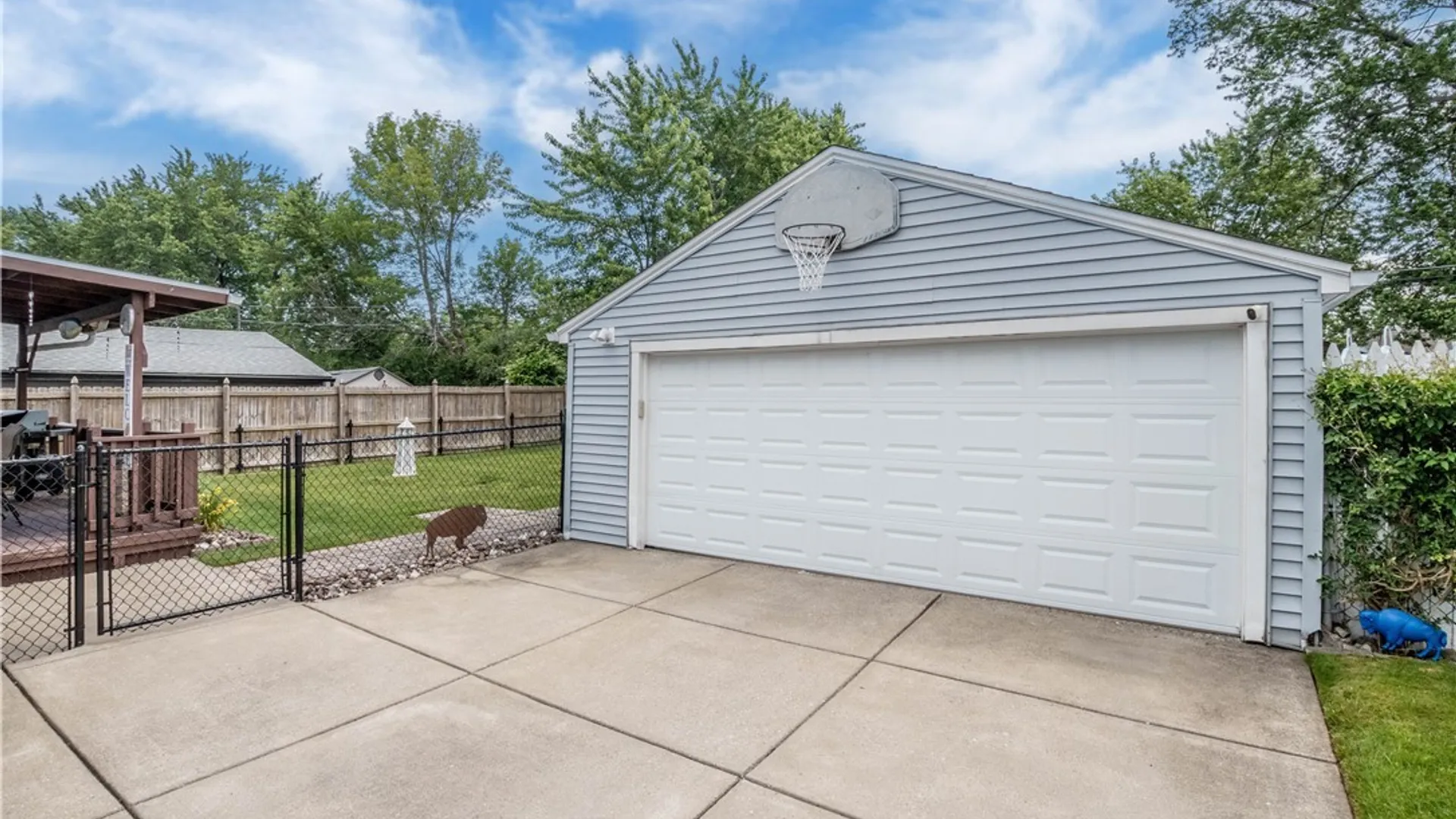 Property at 33 Westbourne Drive, Tonawanda, NY 14150 42
