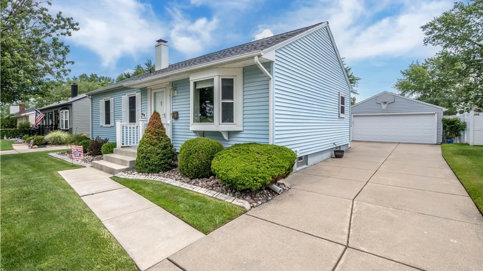 Property at 33 Westbourne Drive, Tonawanda, NY 14150 5