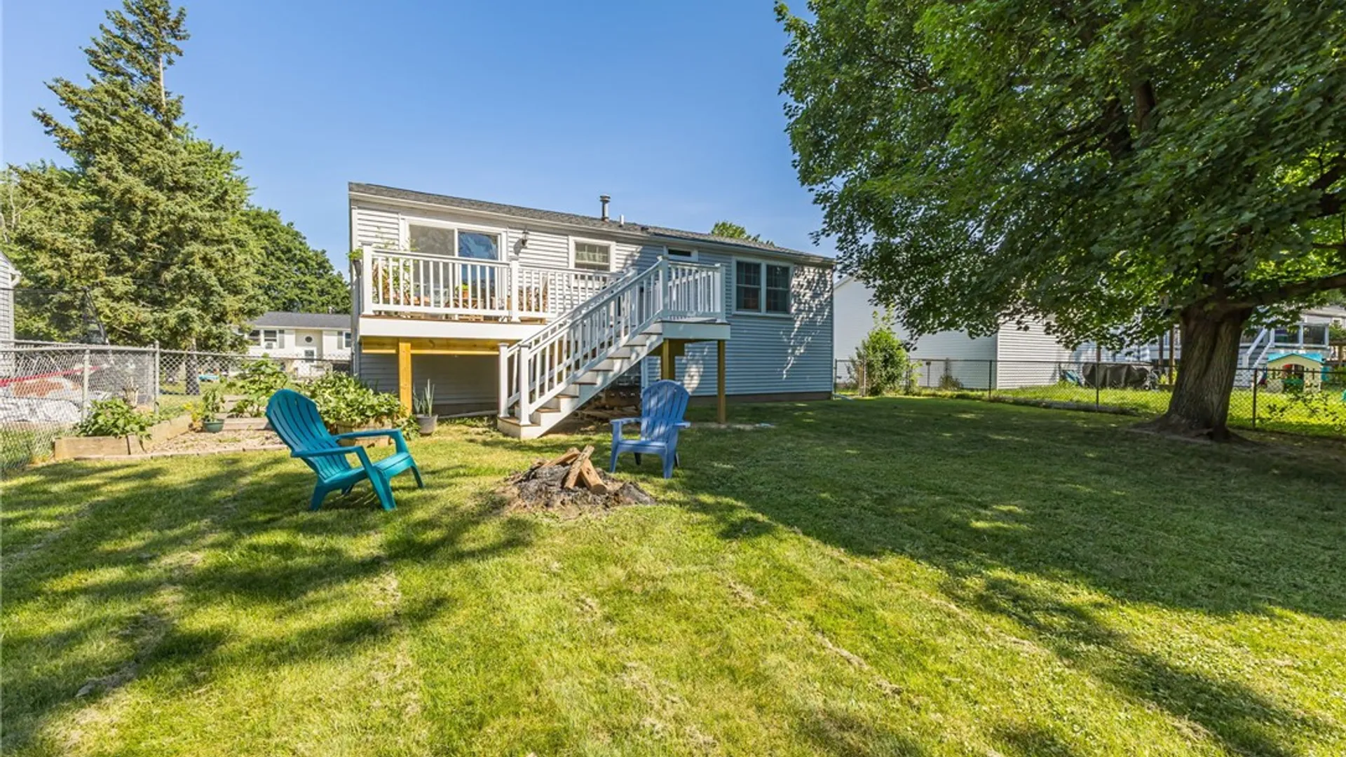Property at 10 Coachlight Circle, Farmington, NY 14425 26