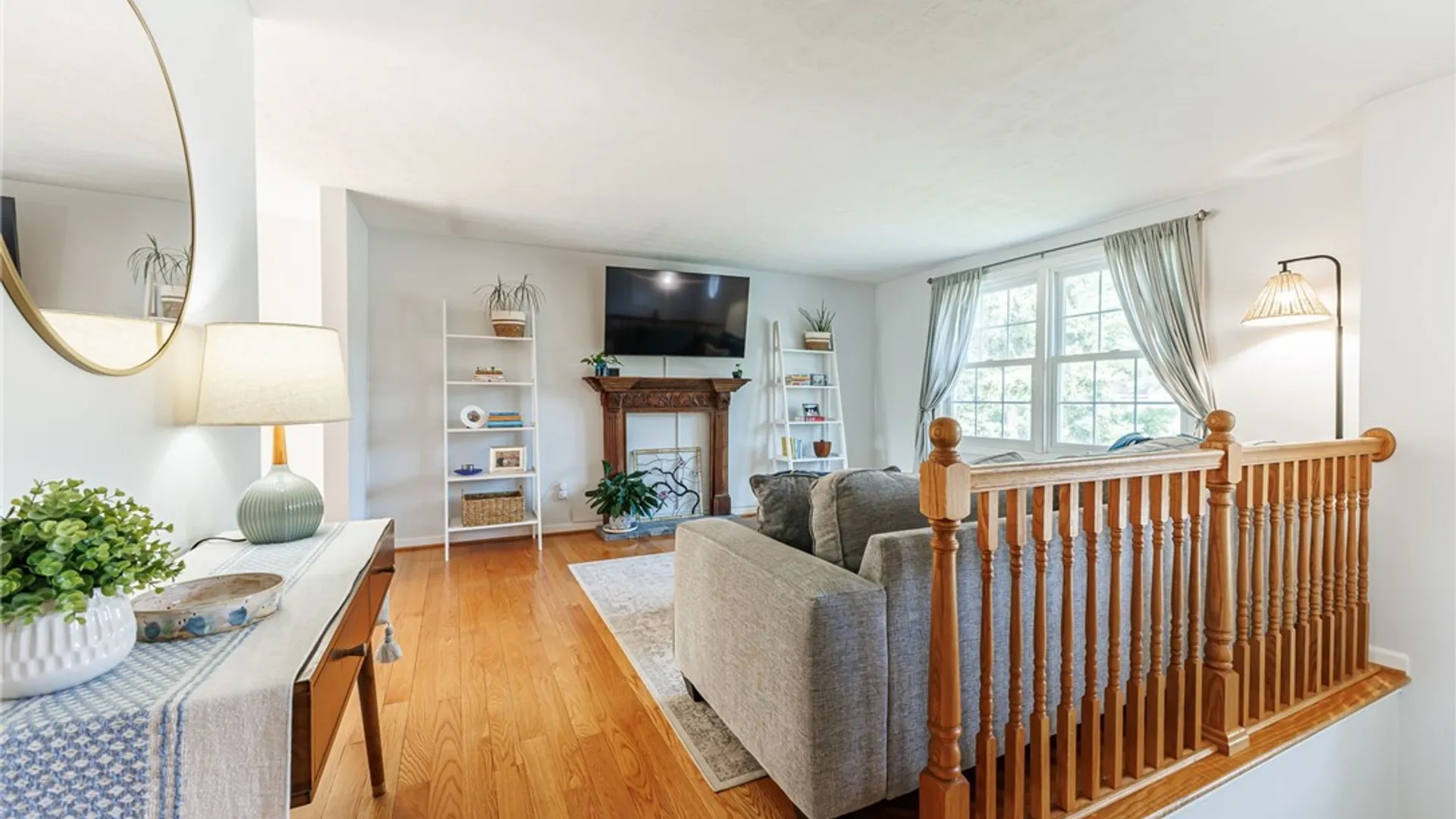 Property at 10 Coachlight Circle, Farmington, NY 14425 4