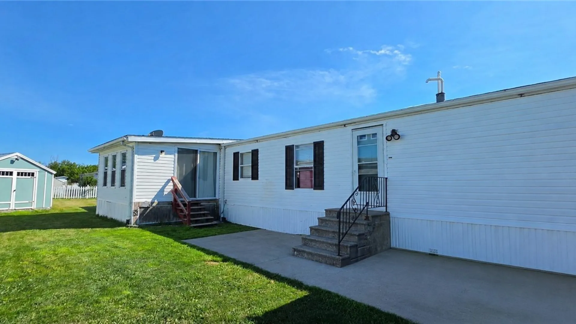 Property at 1220 Maplewood Drive, Lockport Town, NY 14094 3