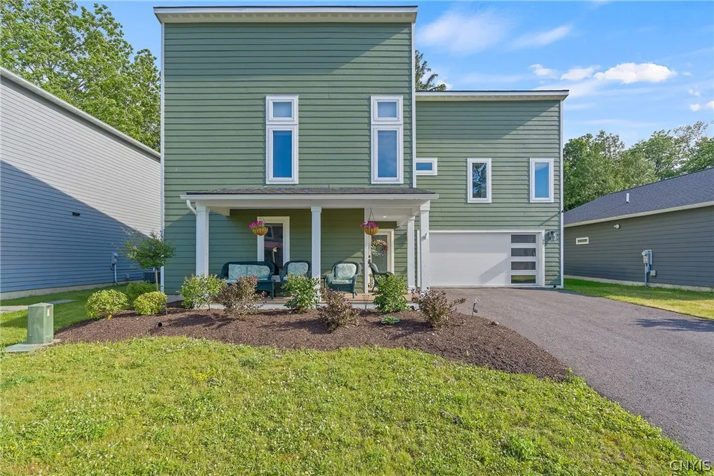 Property at 95 Xavier Circle, Syracuse, NY 13210