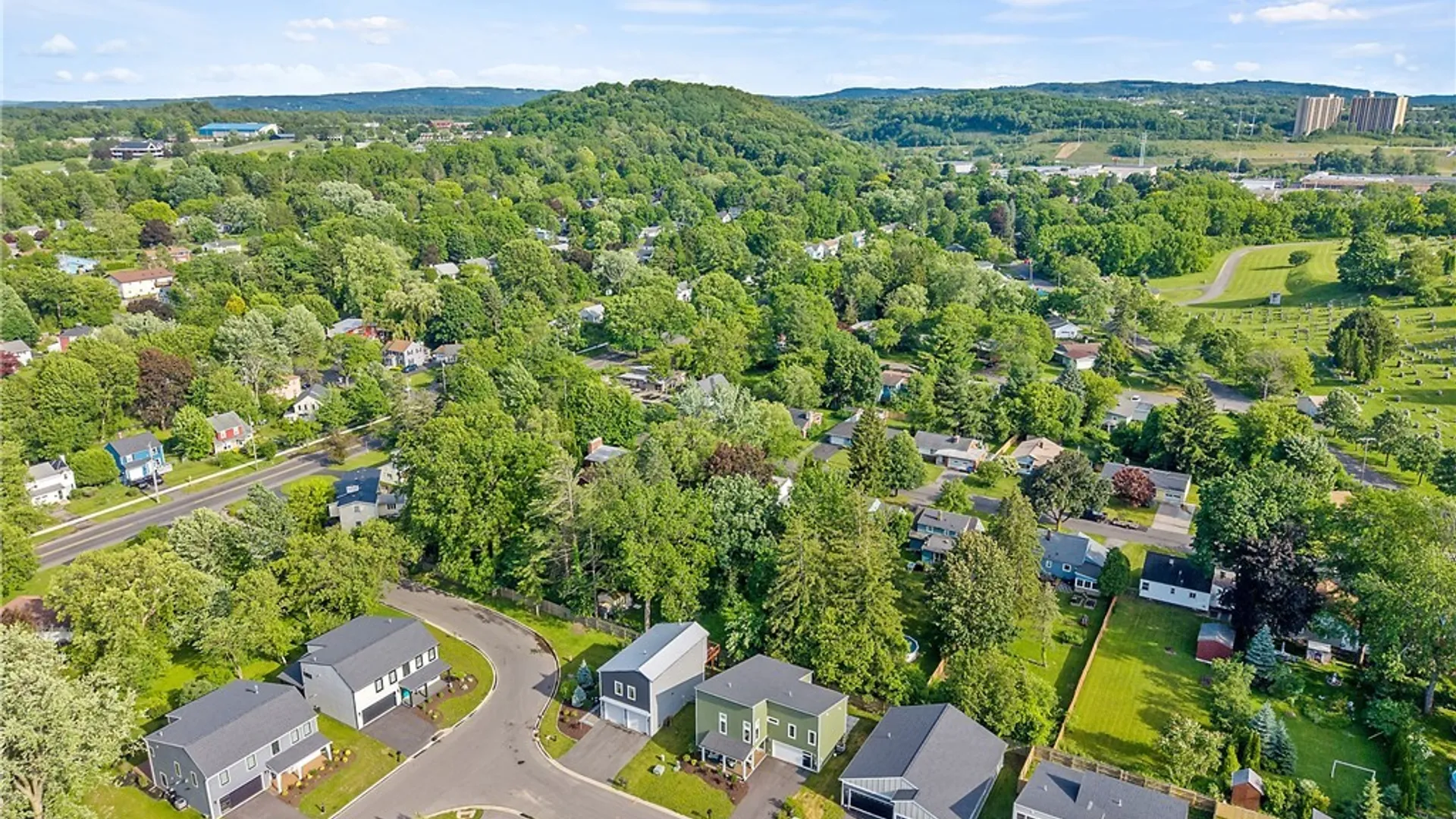 Property at 95 Xavier Circle, Syracuse, NY 13210 45