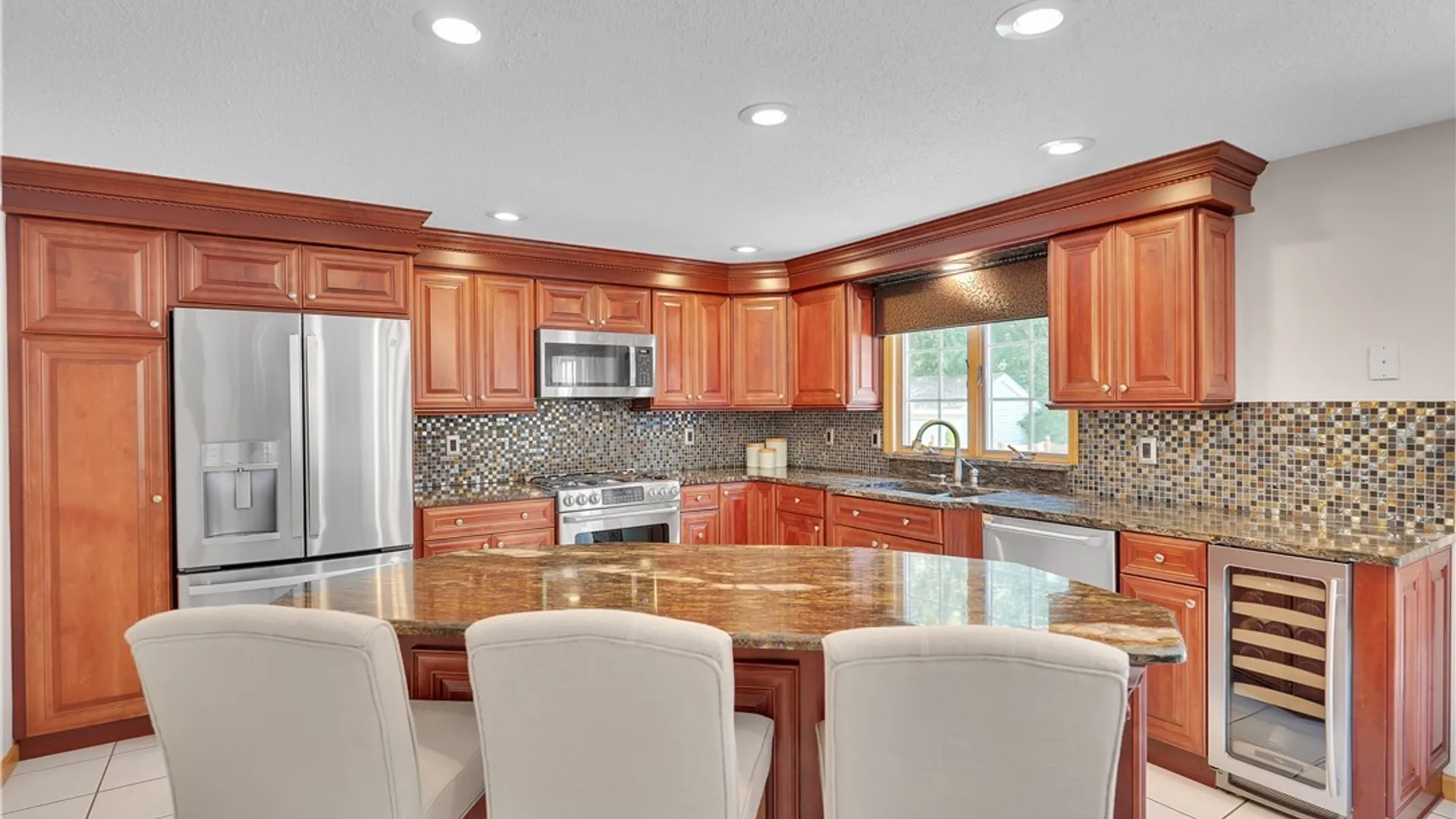 Property at 75 Michael's Walk, Lancaster, NY 14086 7