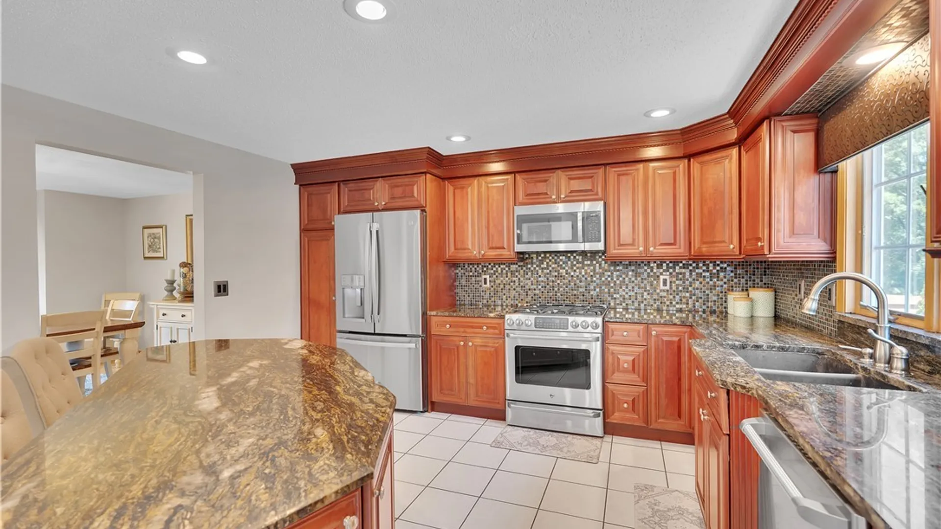 Property at 75 Michael's Walk, Lancaster, NY 14086 8