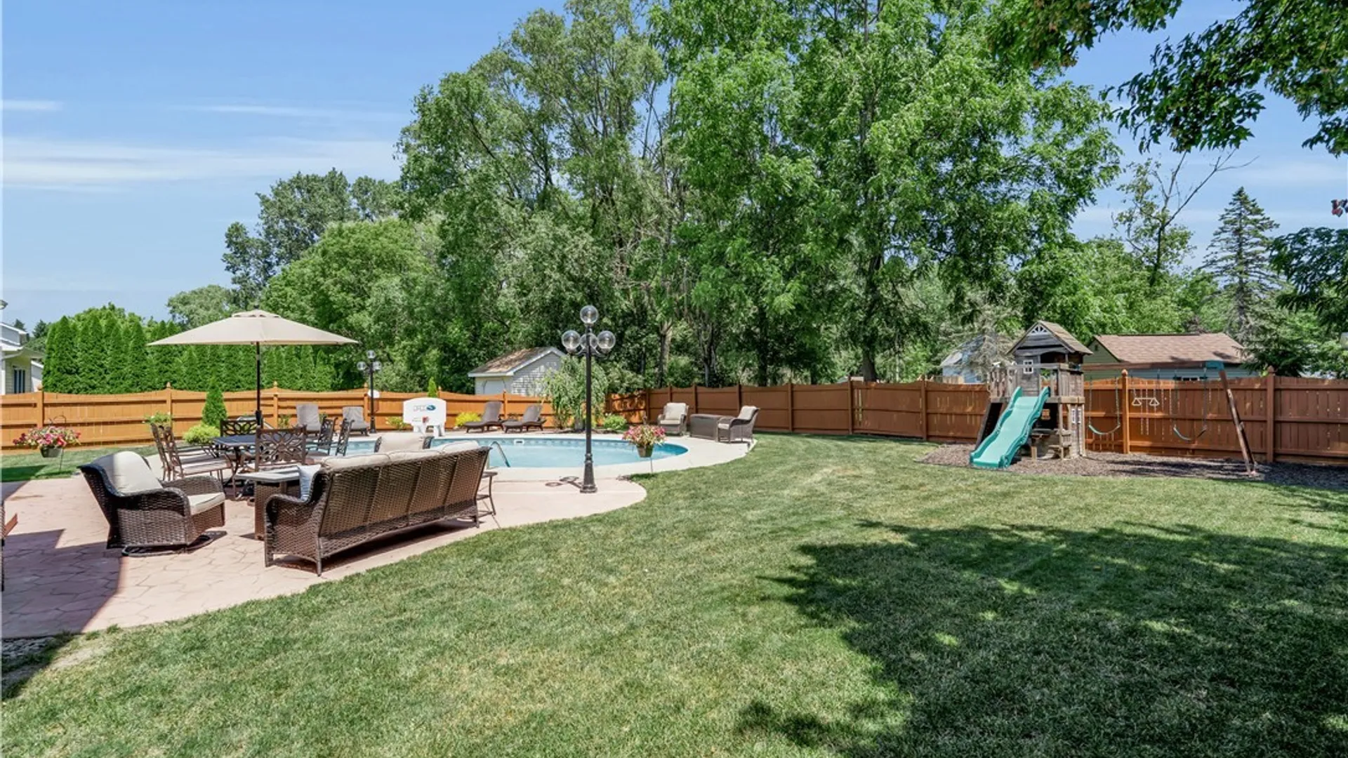 Property at 75 Michael's Walk, Lancaster, NY 14086 44