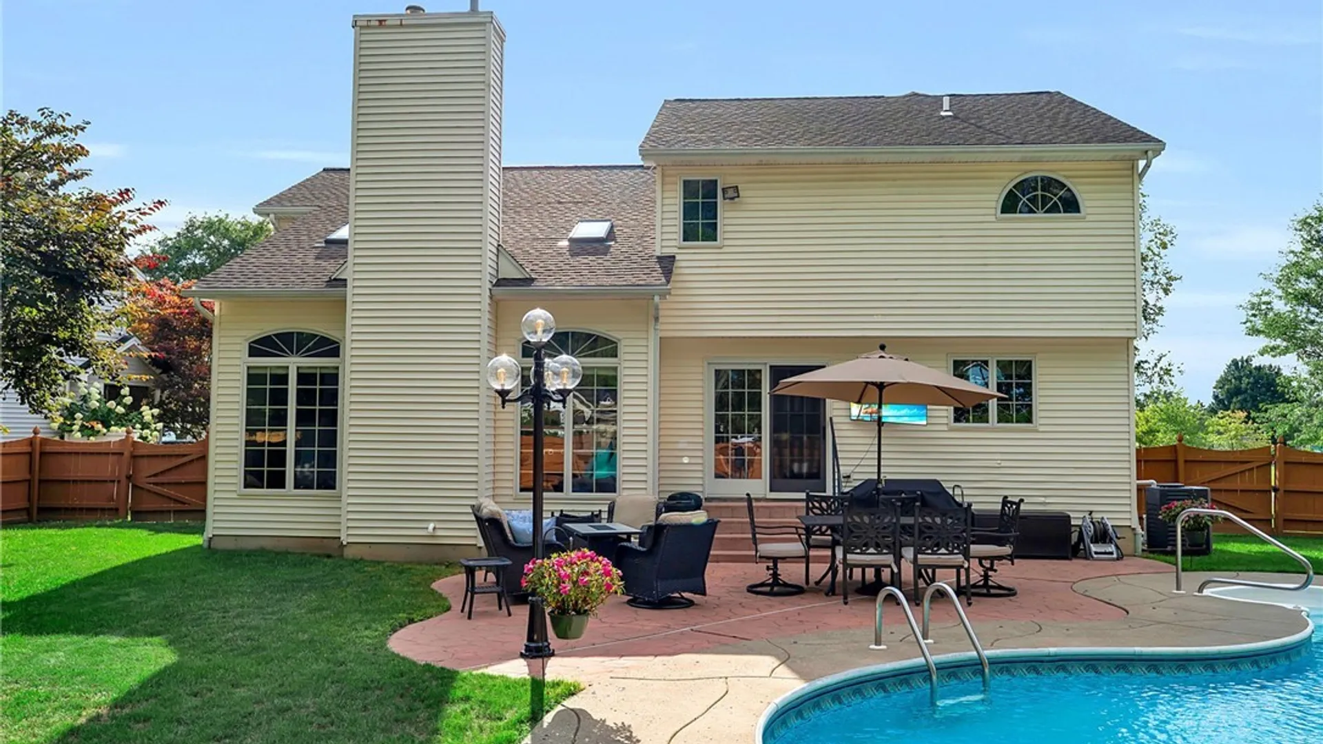 Property at 75 Michael's Walk, Lancaster, NY 14086 35