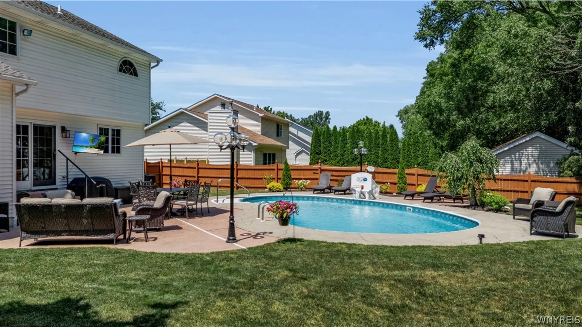 Property at 75 Michael's Walk, Lancaster, NY 14086 39